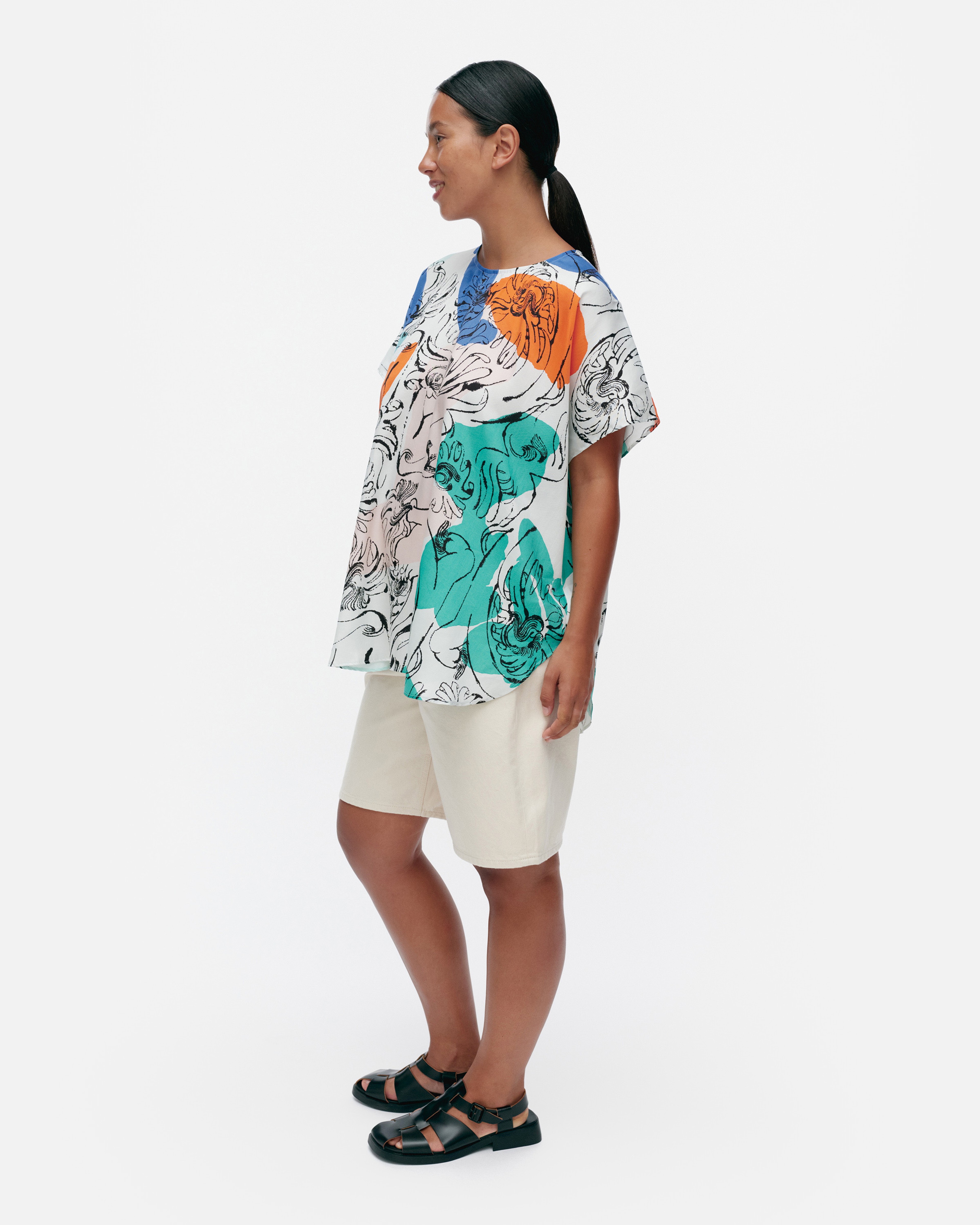 Herkkä Blombom, Top, off white, blue, green, red,