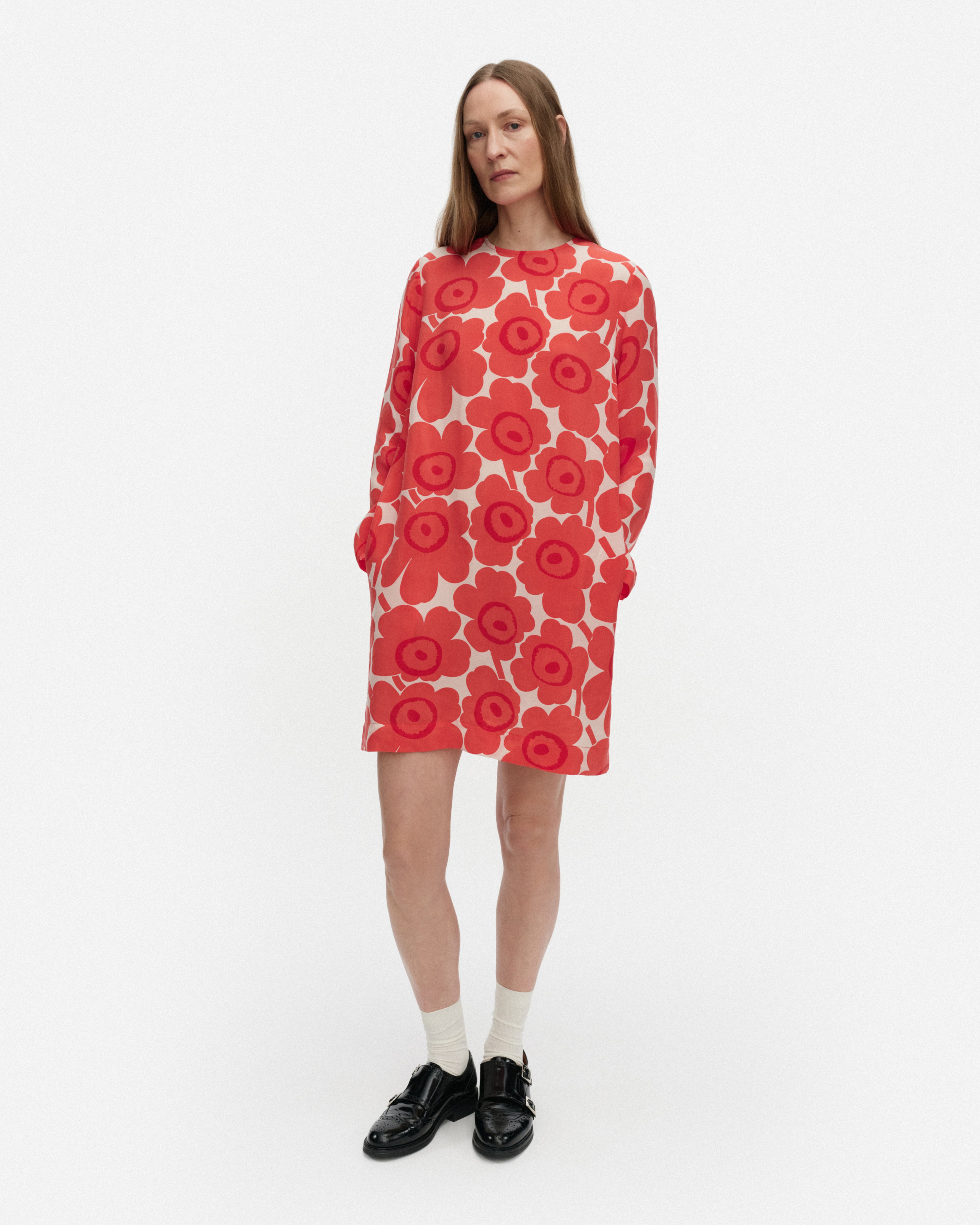 Kouttaus Unikko, Mekko, punainen, vaaleanpun.,