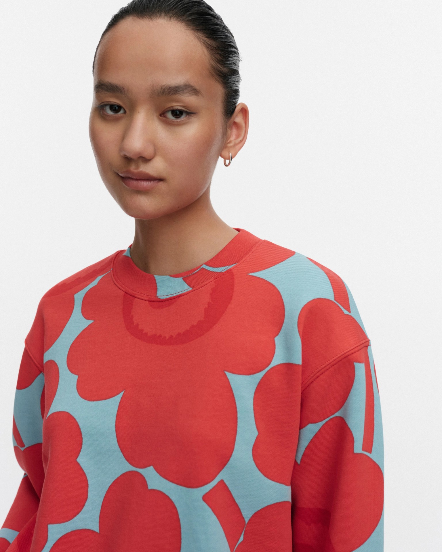 Leiot Unikko, Kioski sweatshirt, light blue, red,