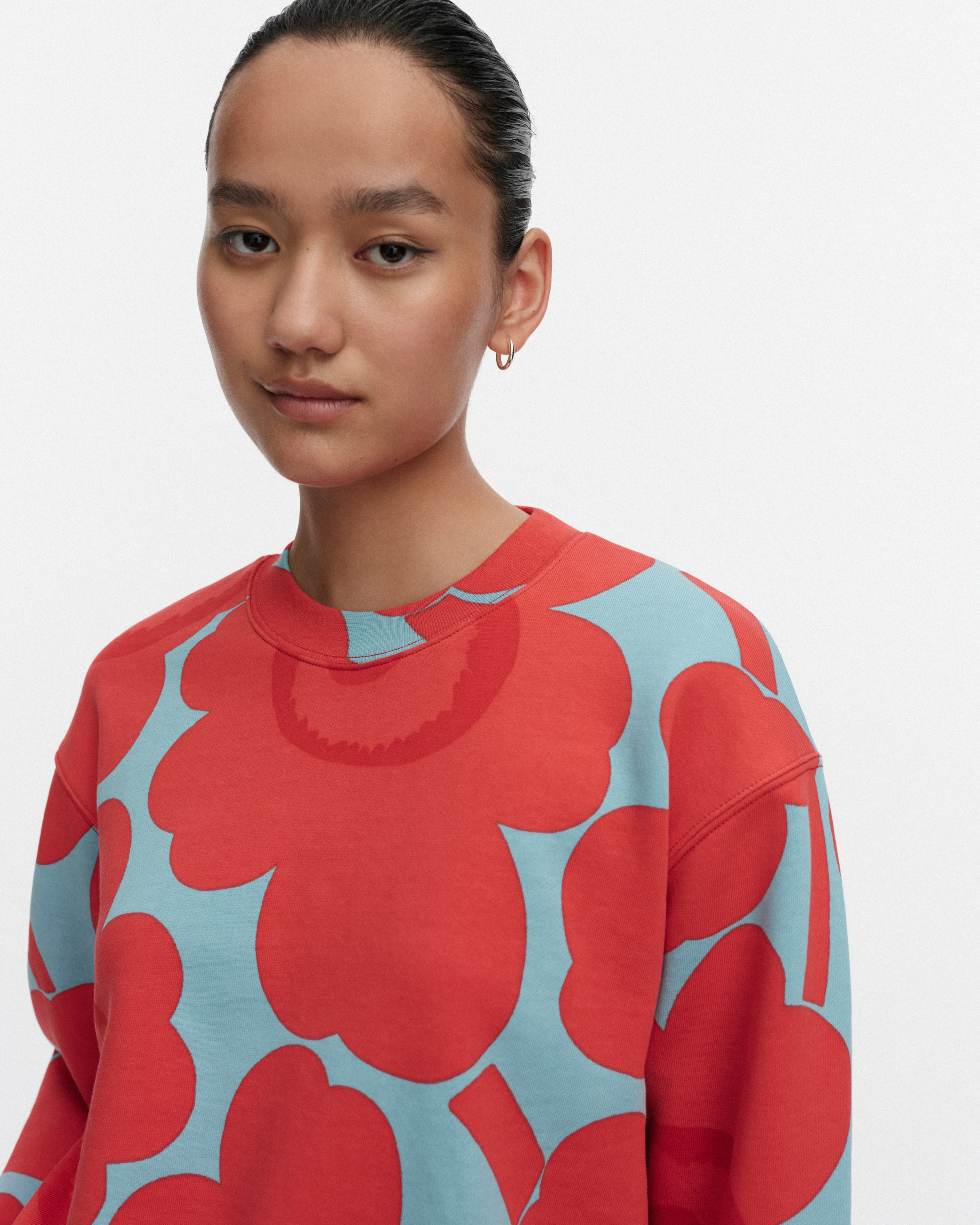 Leiot Unikko, Kioski sweatshirt, light blue, red,