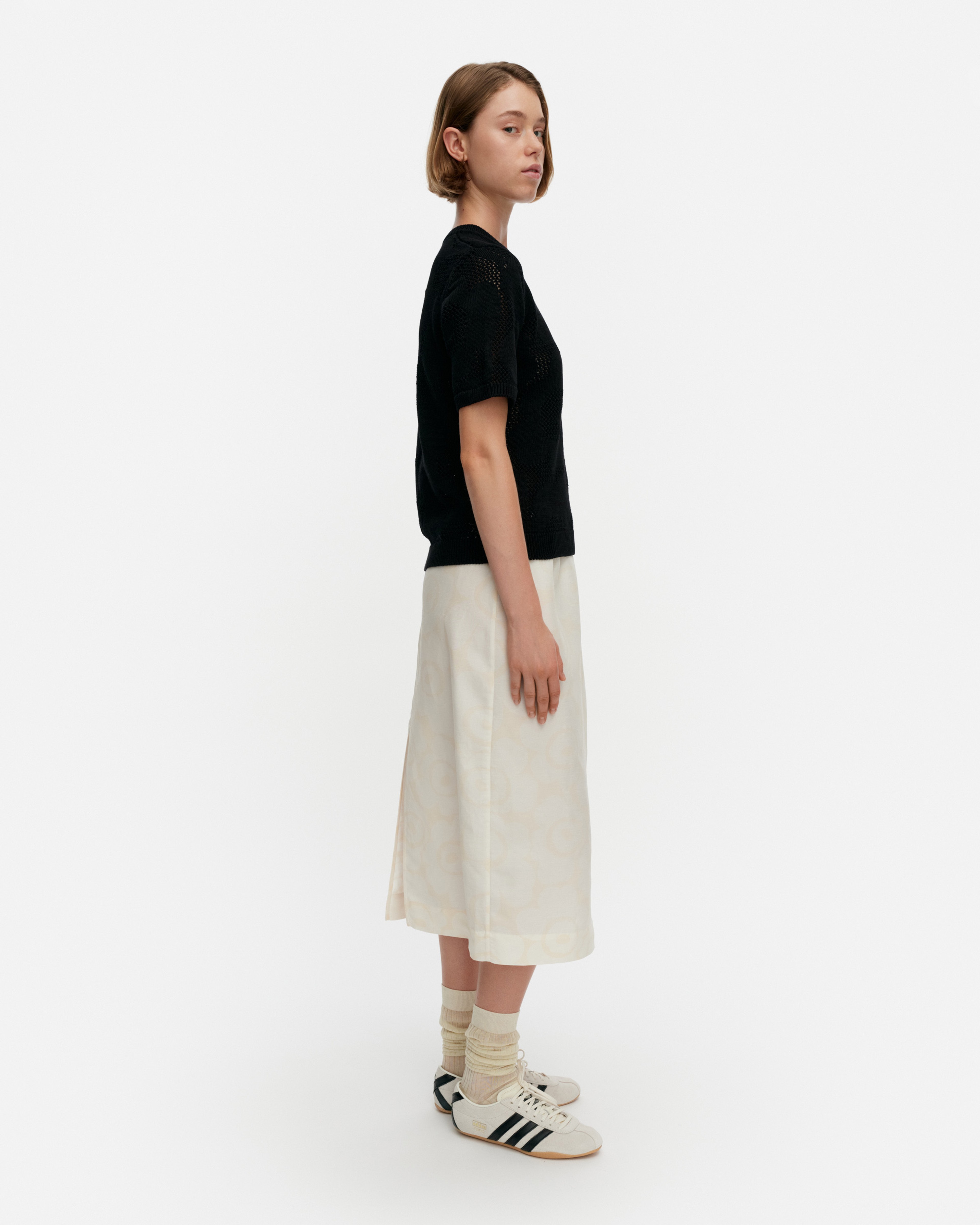 Vilkkuu Unikko, Knitted top, black,