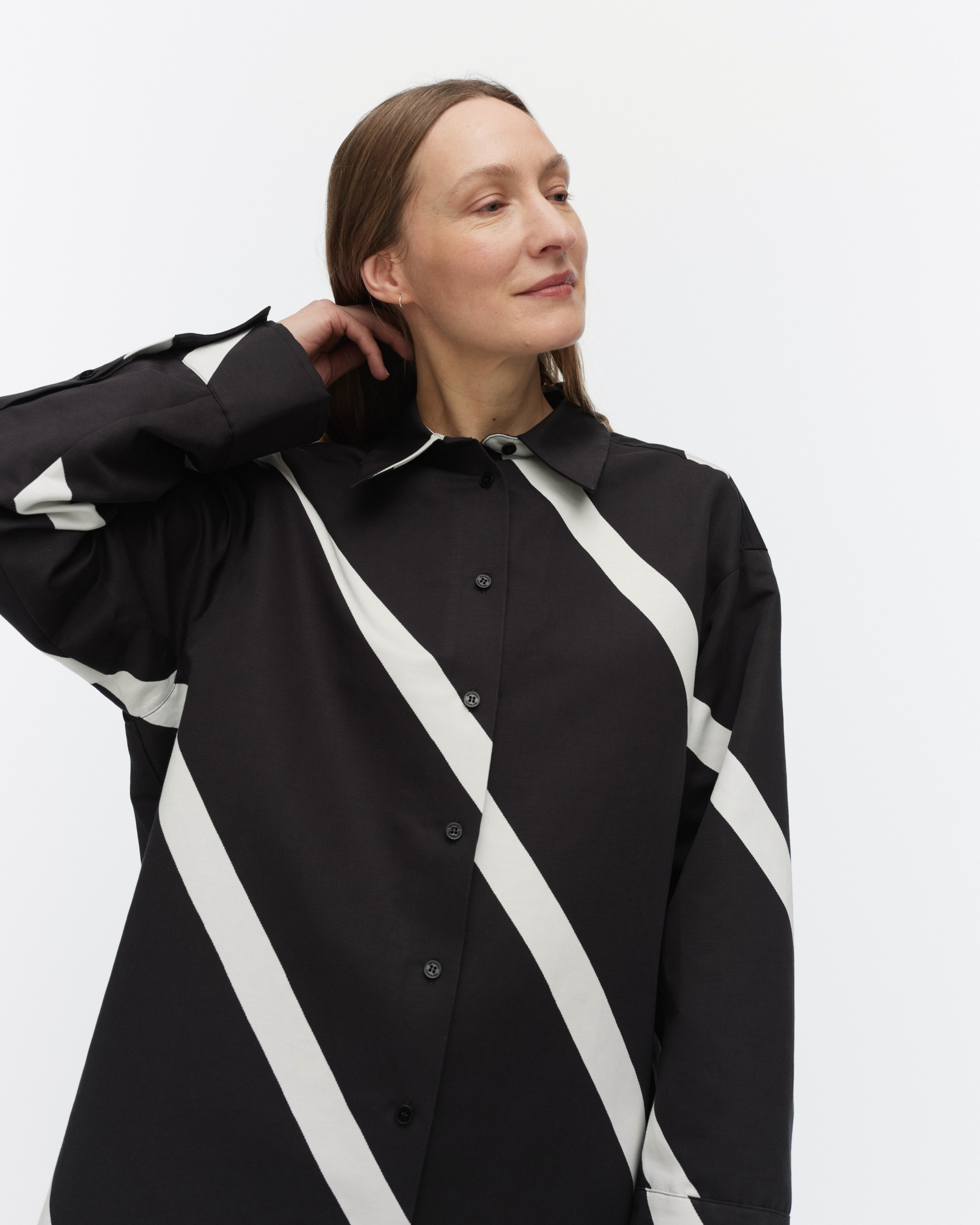 Heitto Basso, Cotton linen shirt, black, off white,