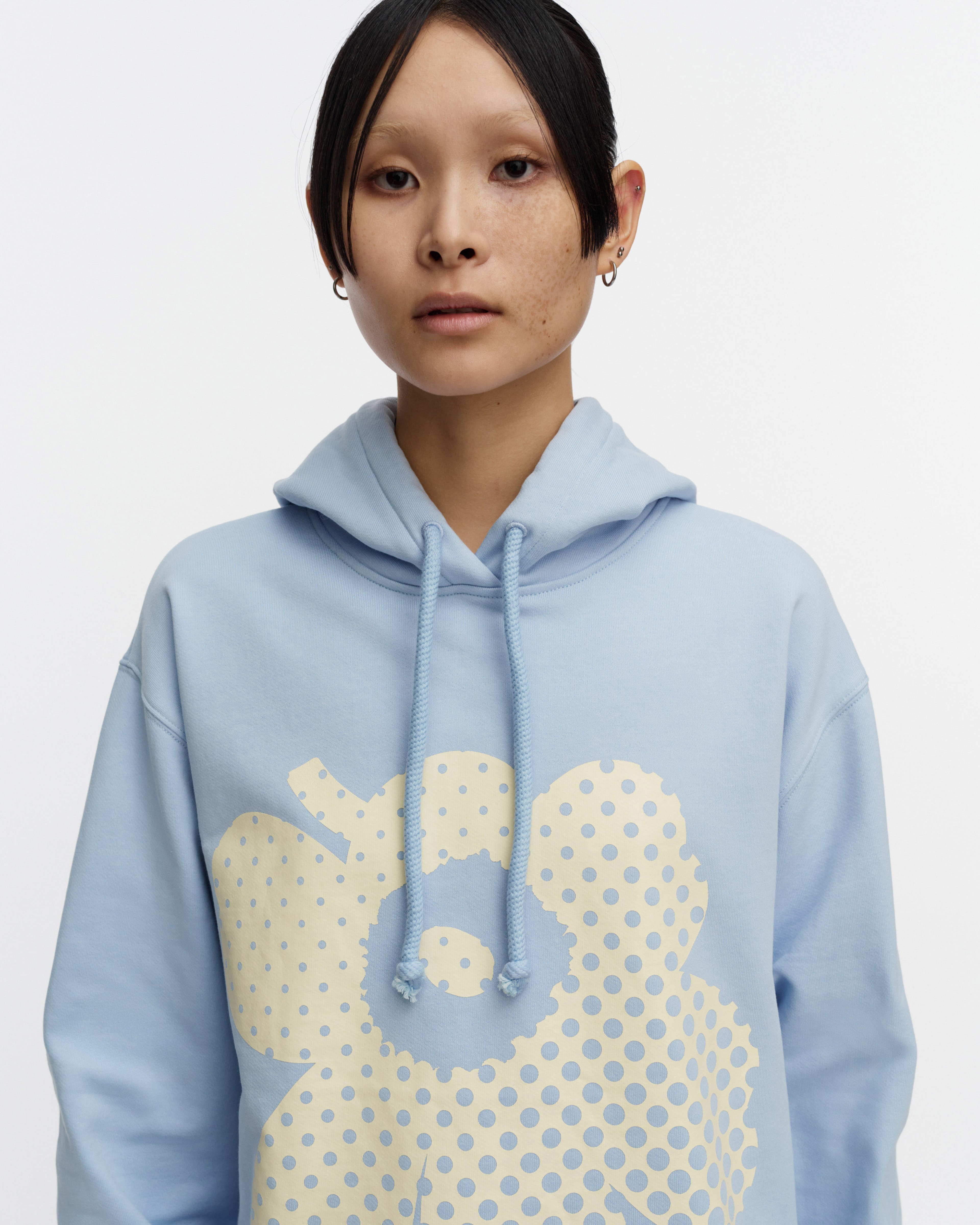 Ivvar Unikko Placement, Kioski hoodie, light blue, light yellow,