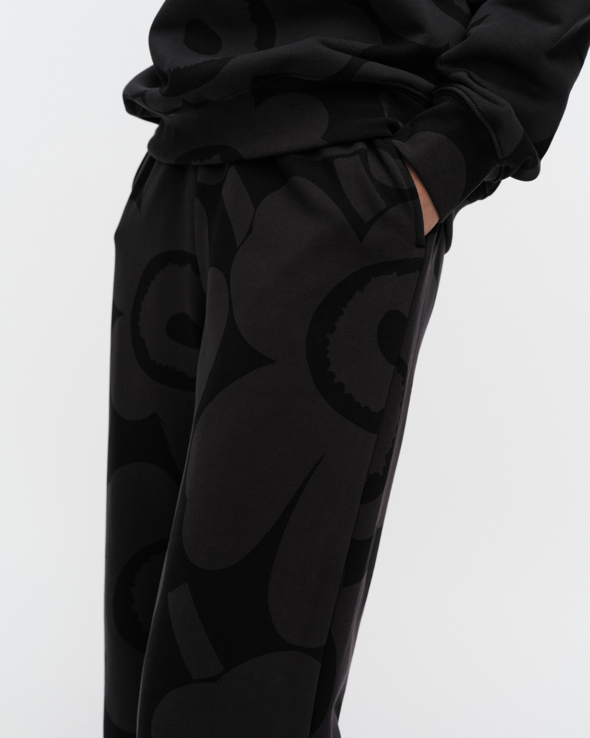 Varret Unikko Kioski sweatpants | Marimekko
