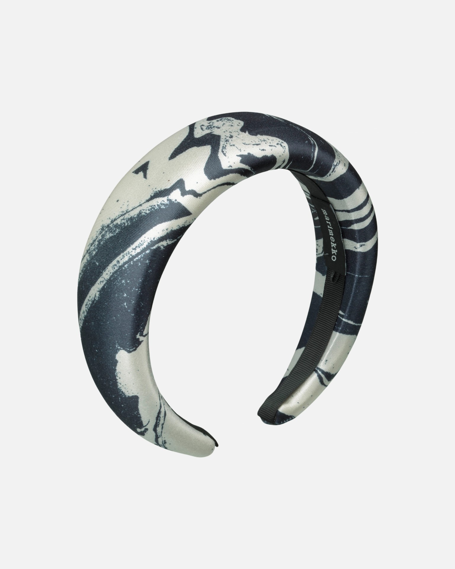 Tenhota Marras, Hiuspanta, luonnonvalkoinen, musta,