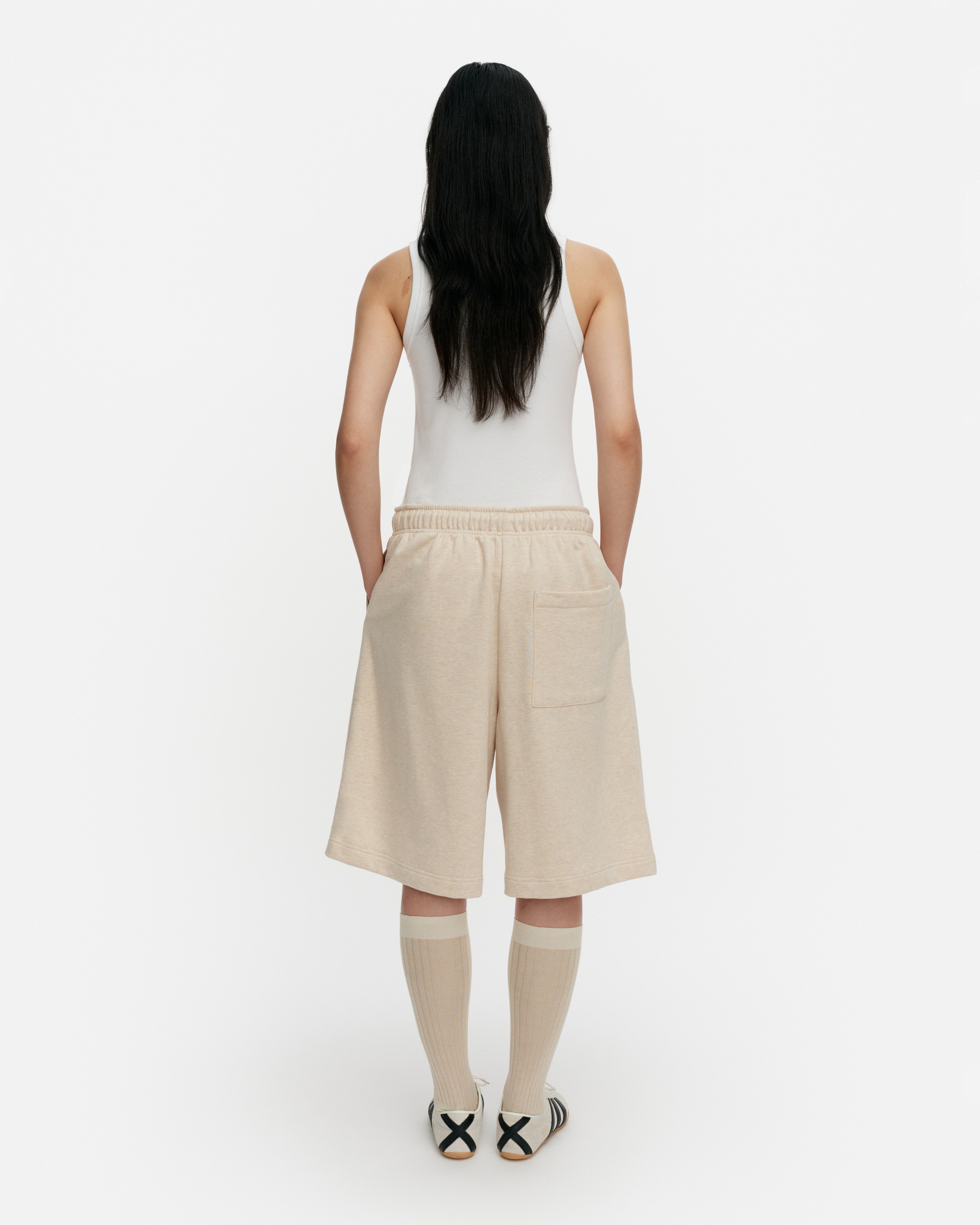 Sarana Unikko Placement Kioski shorts