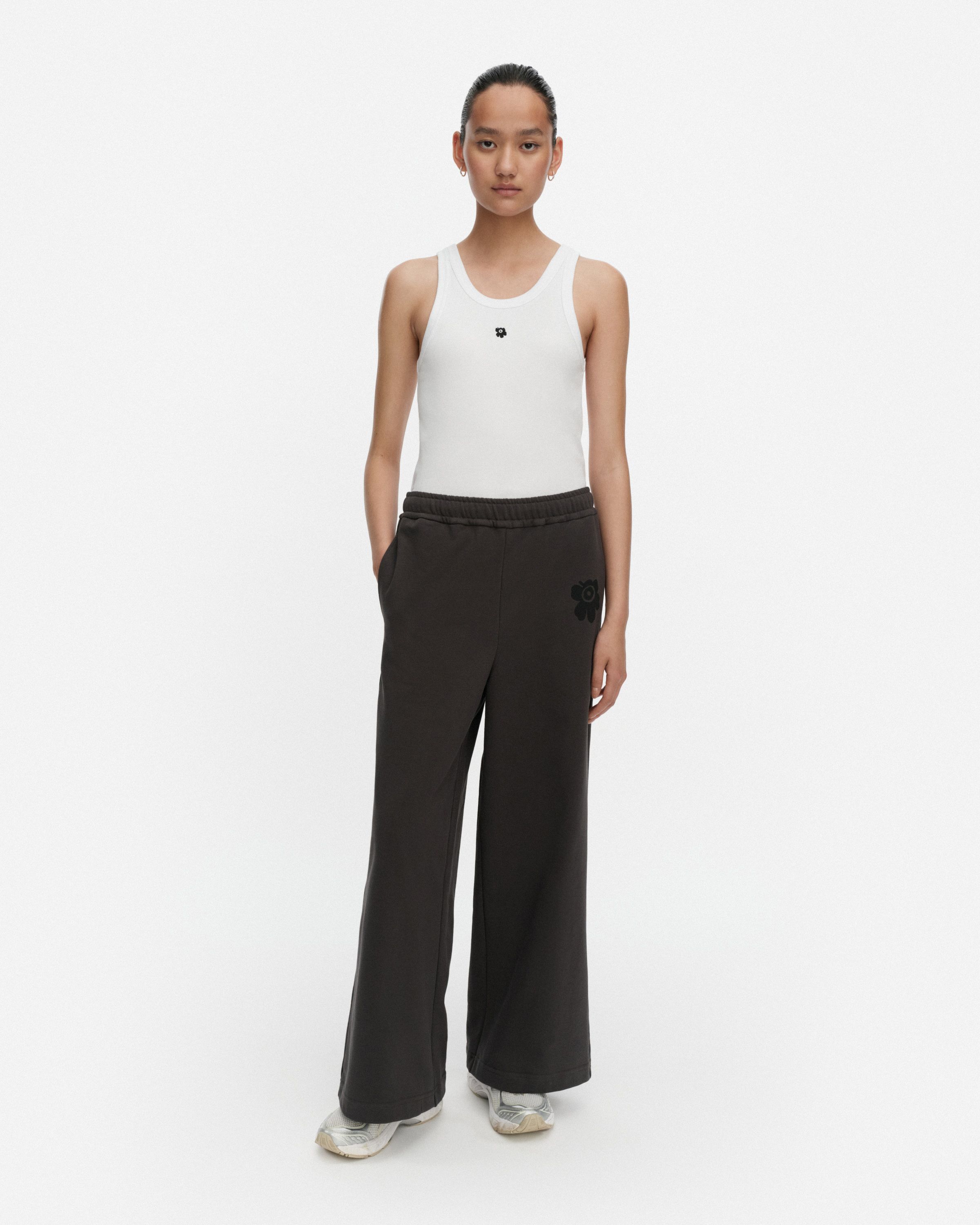 Naturaali Unikko Placement Kioski sweatpants | Marimekko