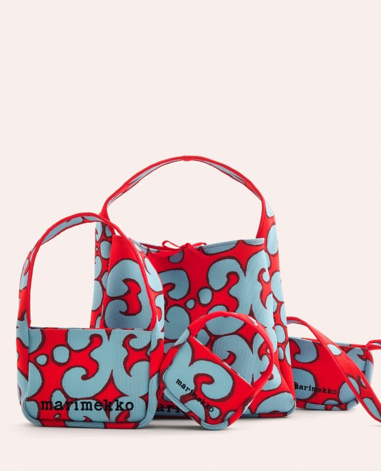 Four different sizes of bags in the Keidas pattern.