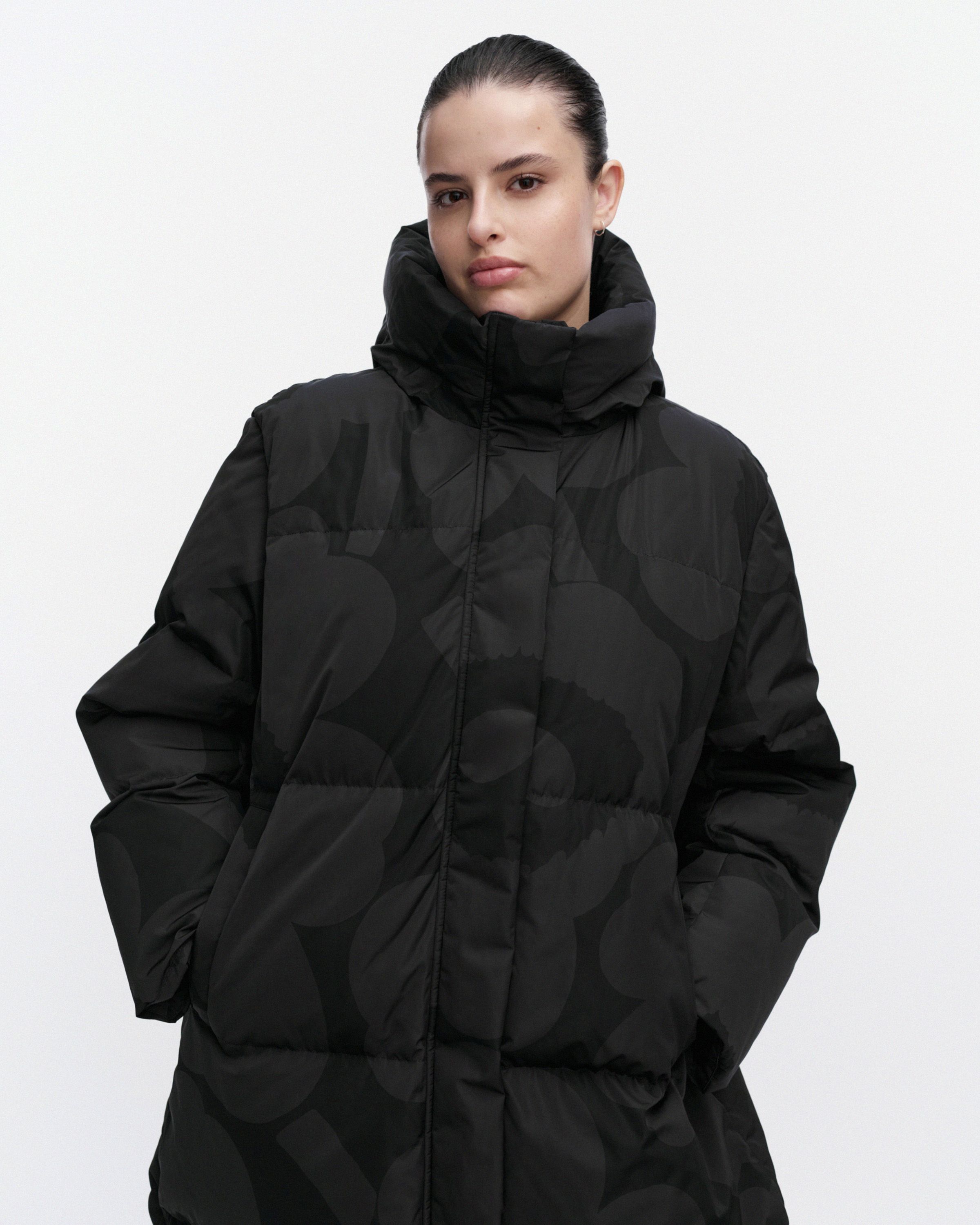 Taiottu Unikko Coat black, dark grey | Marimekko