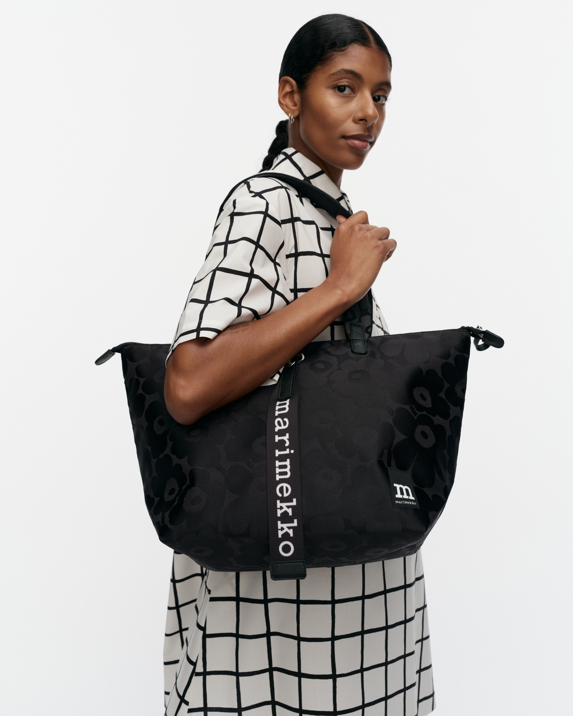 Tote M Unikko Bag black, black | Marimekko