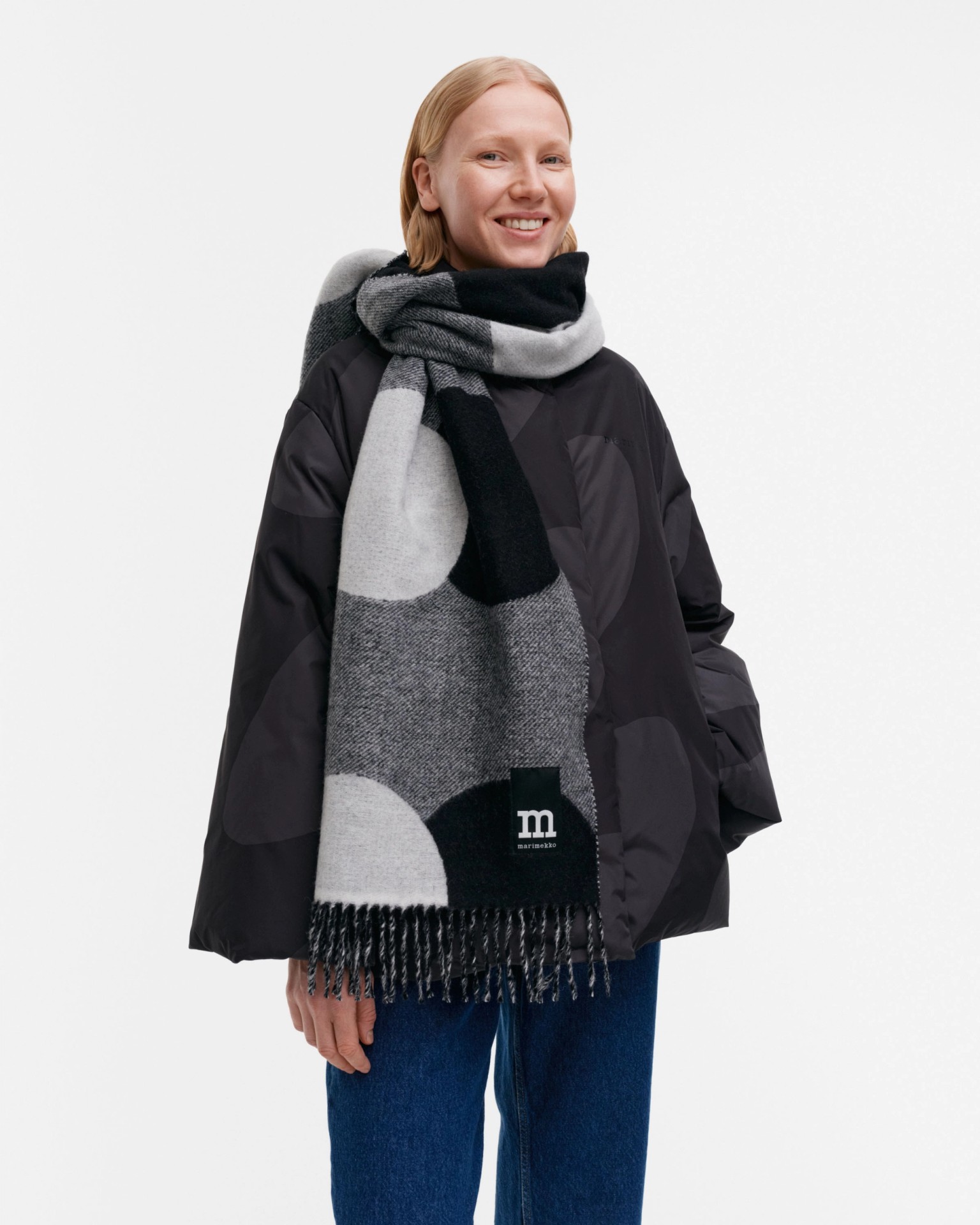 Oydis Peili, Scarf, beige, black, white,