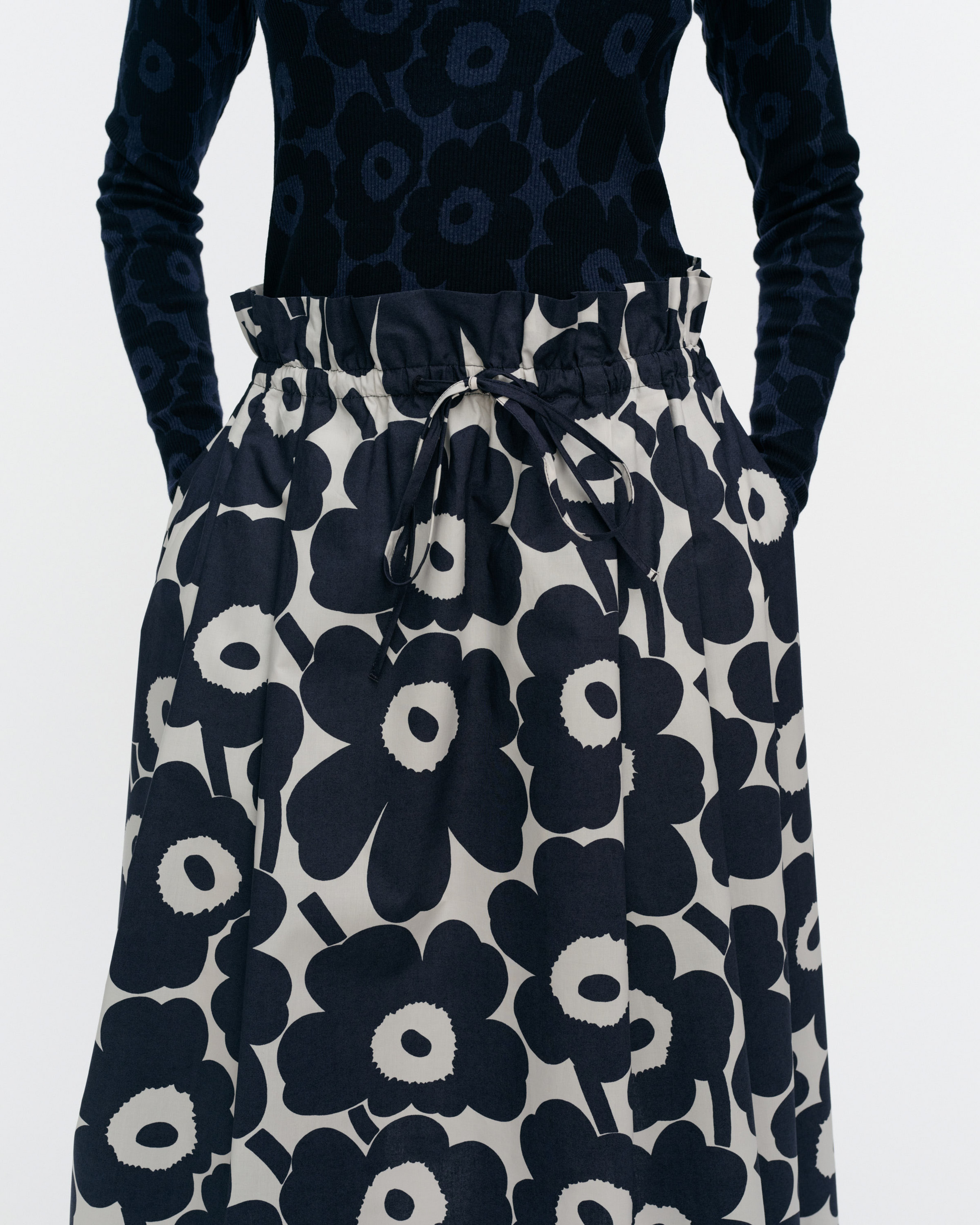 Kirjoitus Unikko, Skirt, dark blue, off white,