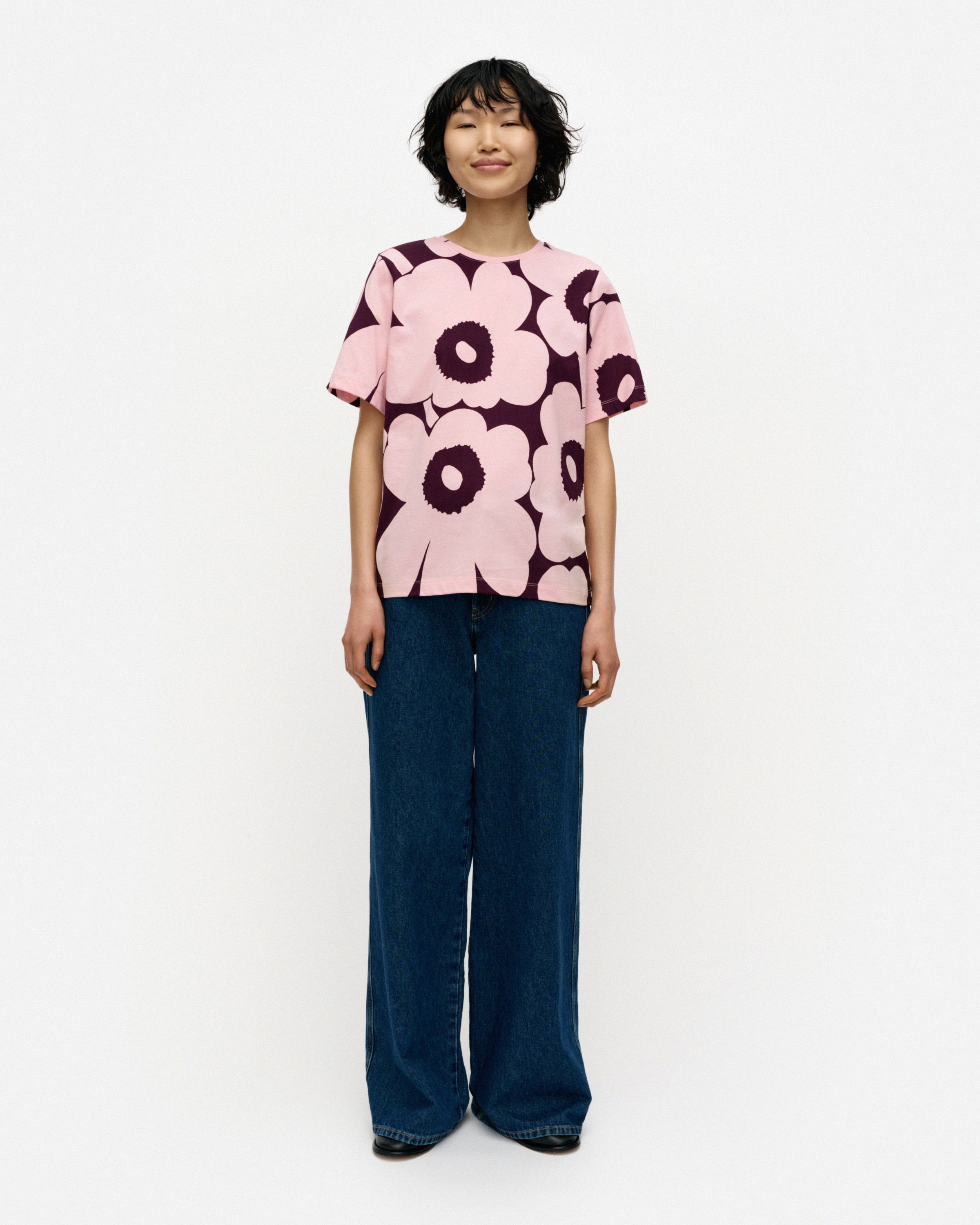 Tunnit Unikko T-shirt light pink, dark purple | Marimekko