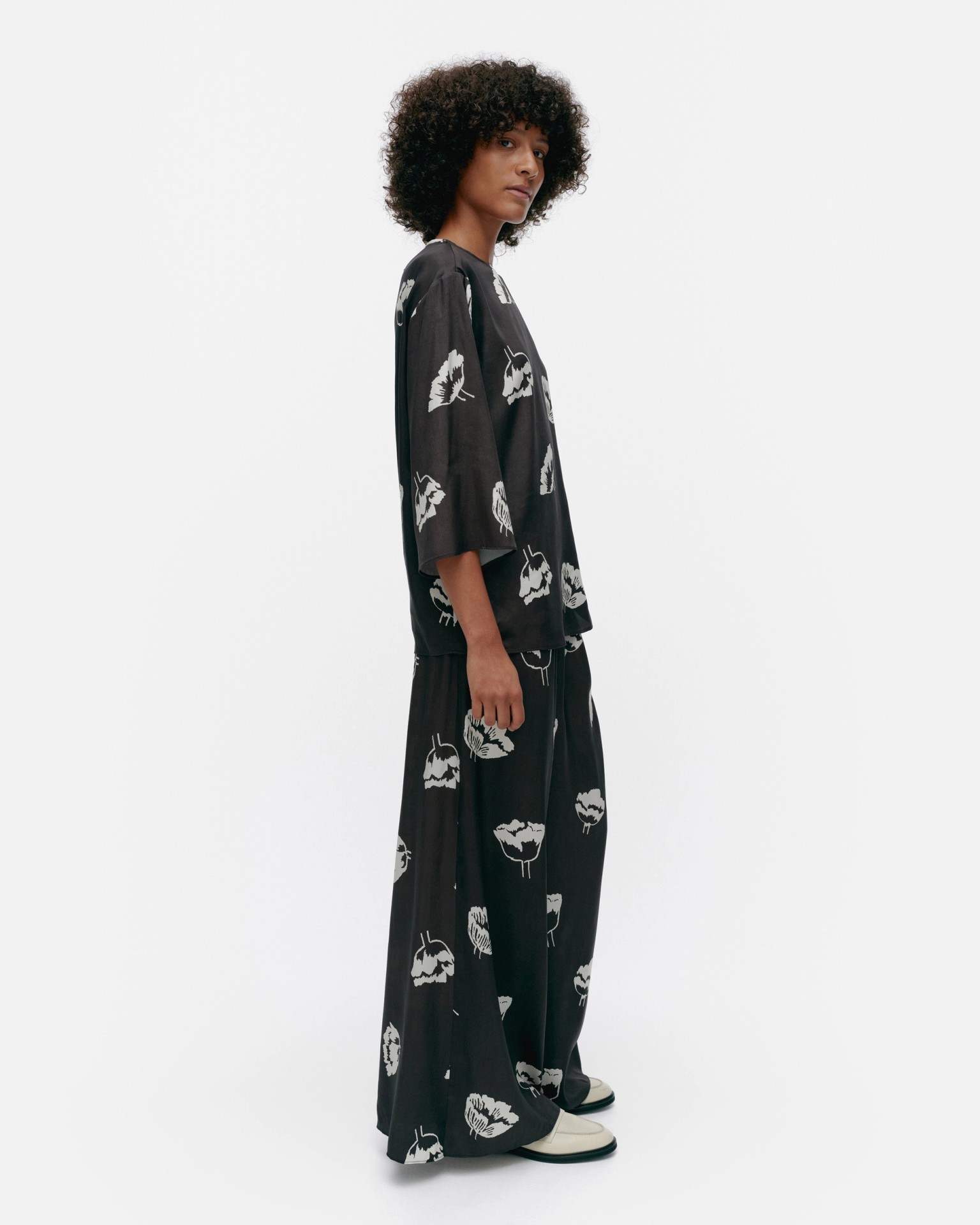 Oaja Myski, Shirt, black, off white,
