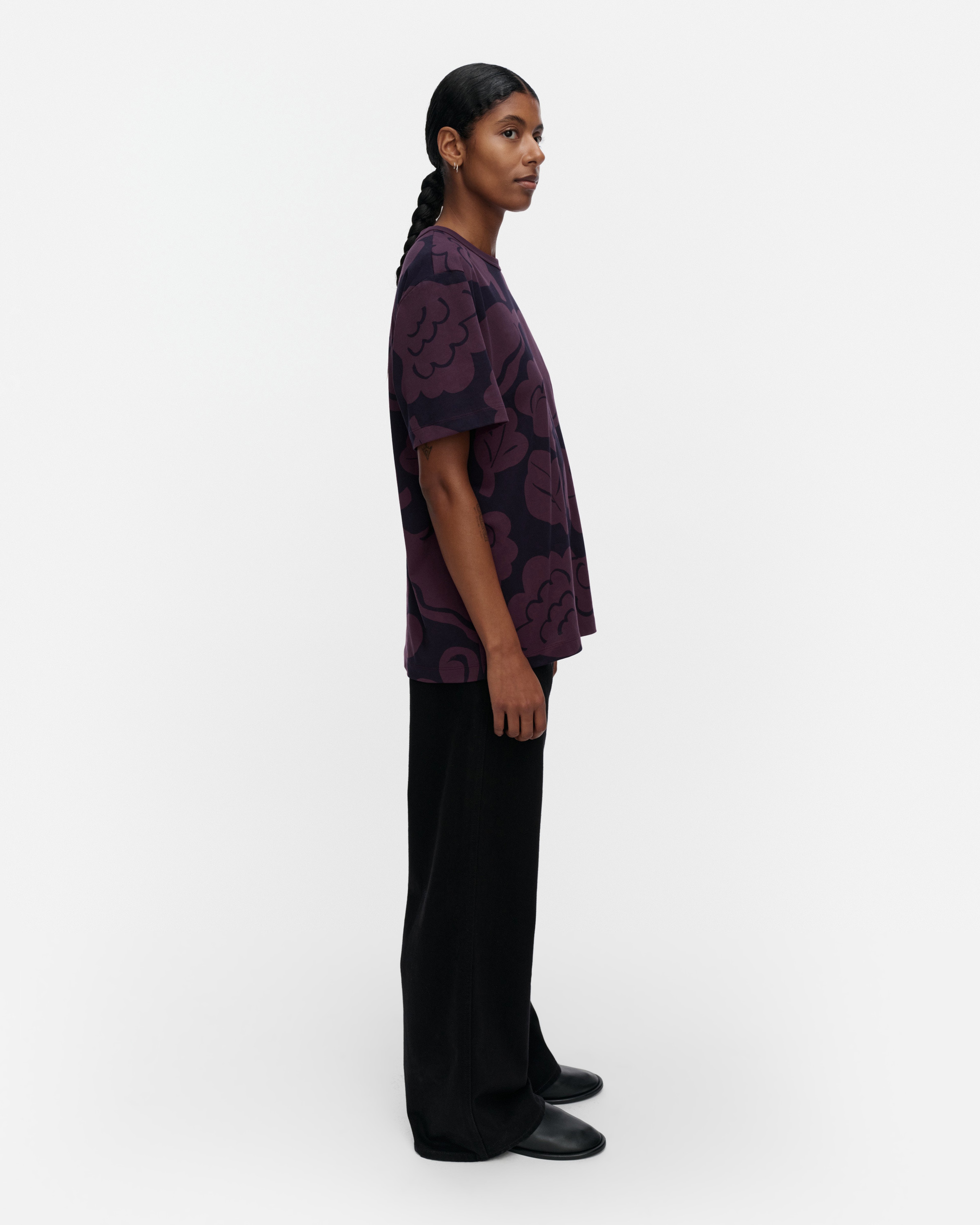 Skenaario Kukasta Kukkaan, Kioski t-shirt, dark purple, dark navy,