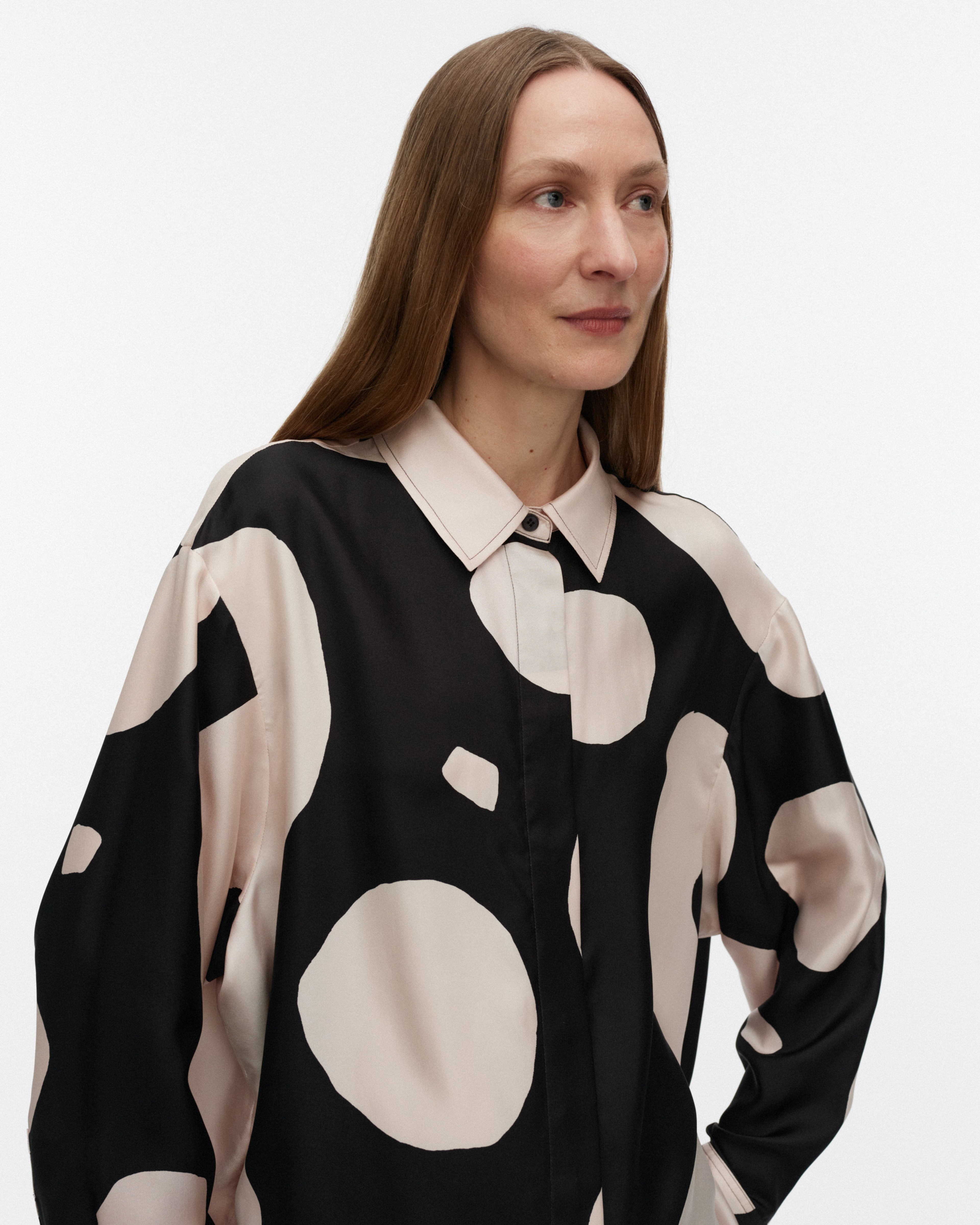 Oili Keidas, Silk shirt, black, light pink,