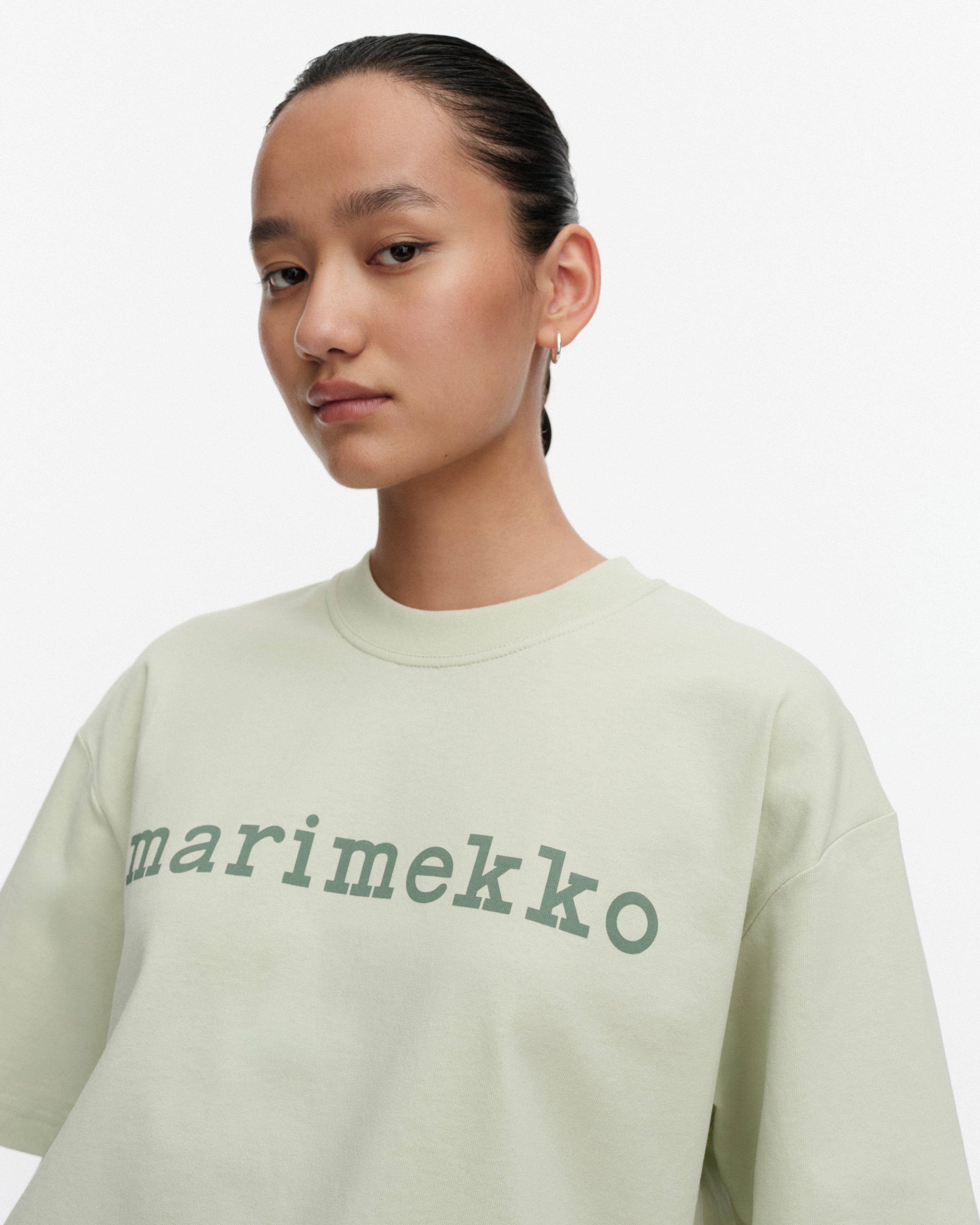 Veisto Logo Placement Kioski t-shirt