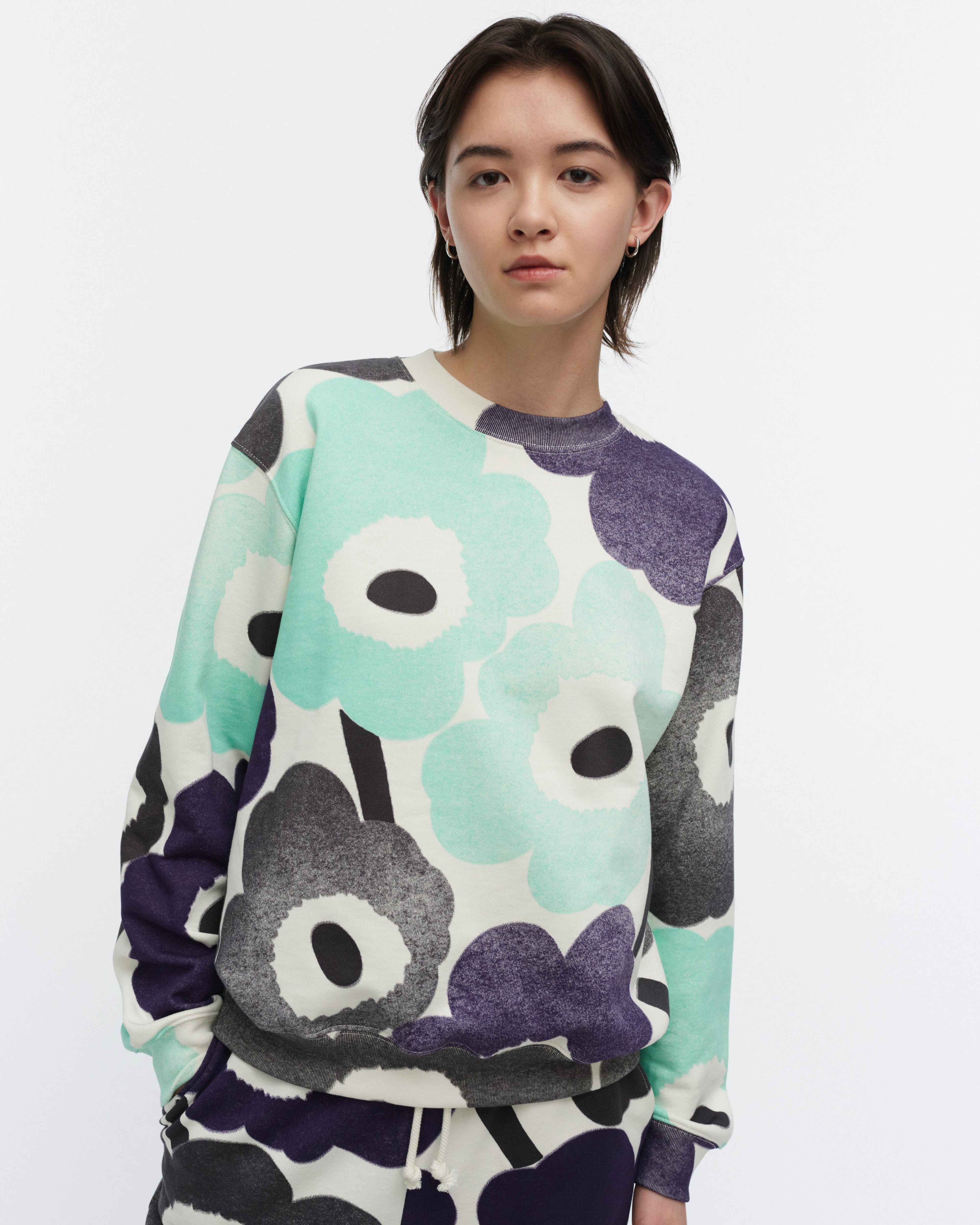 Leiot Unikko, Kioski sweatshirt, off white, mint, violet,