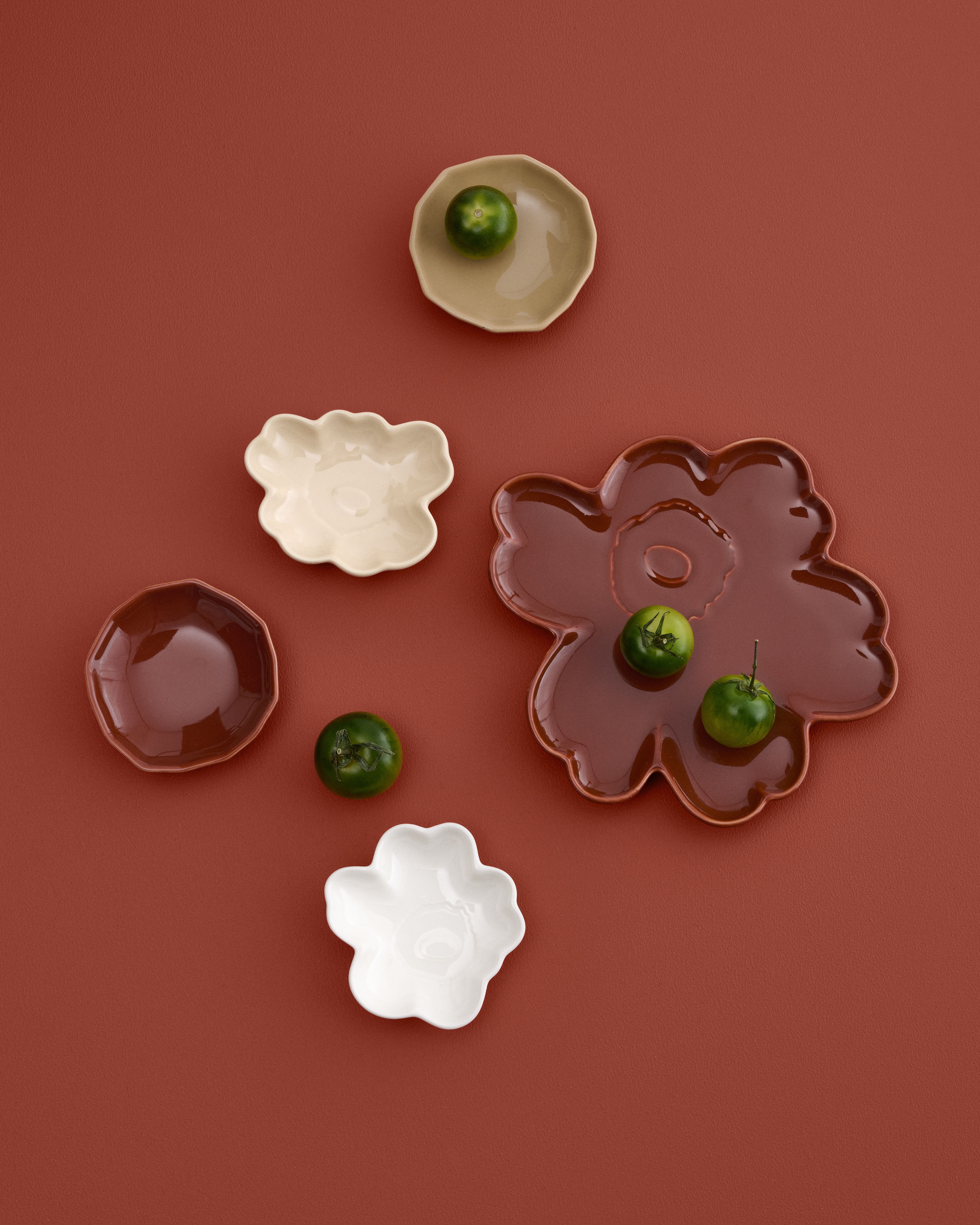 Unikko Salad plate chestnut | Marimekko