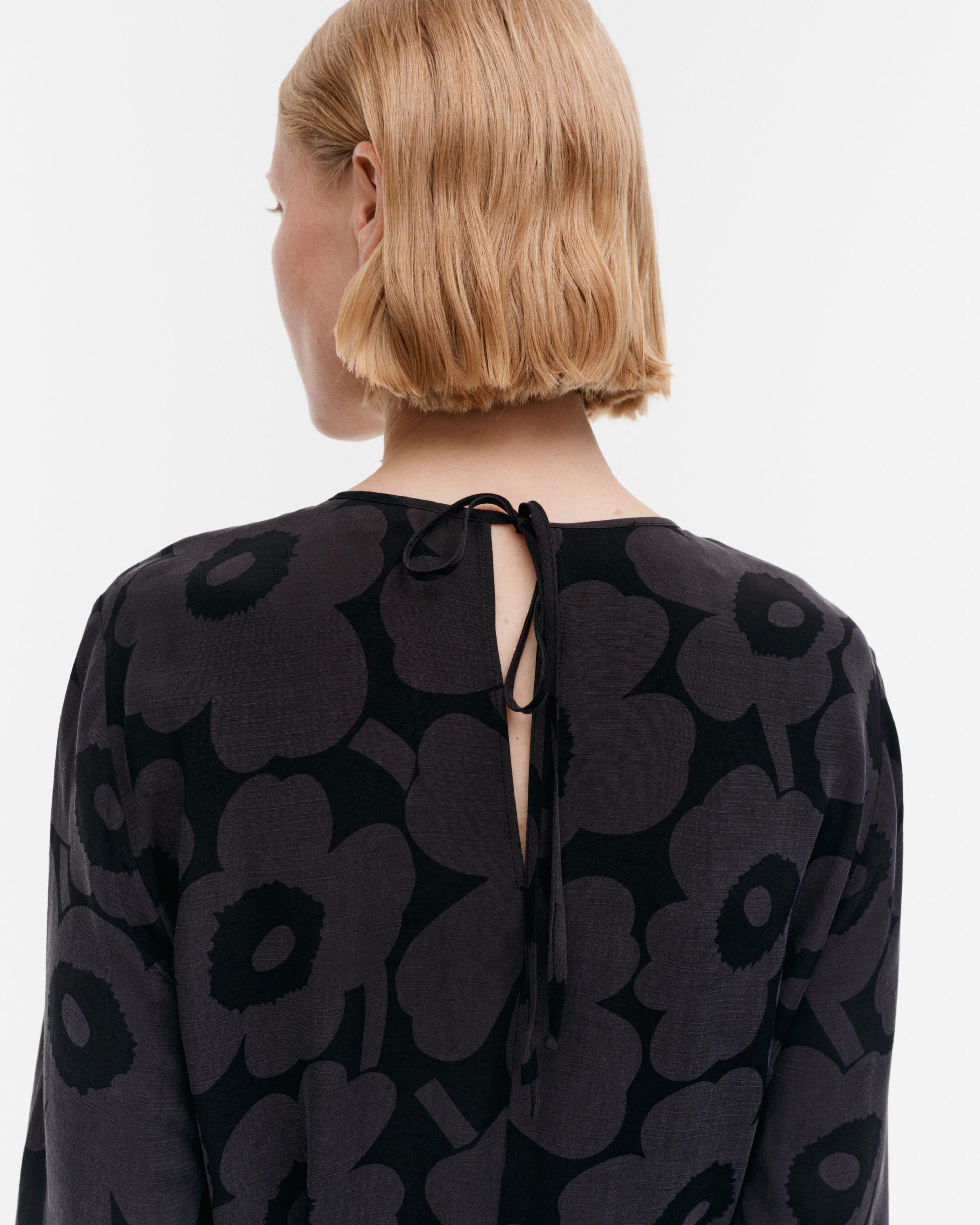 Lahjat Unikko, Mekko, tummanharmaa, musta,