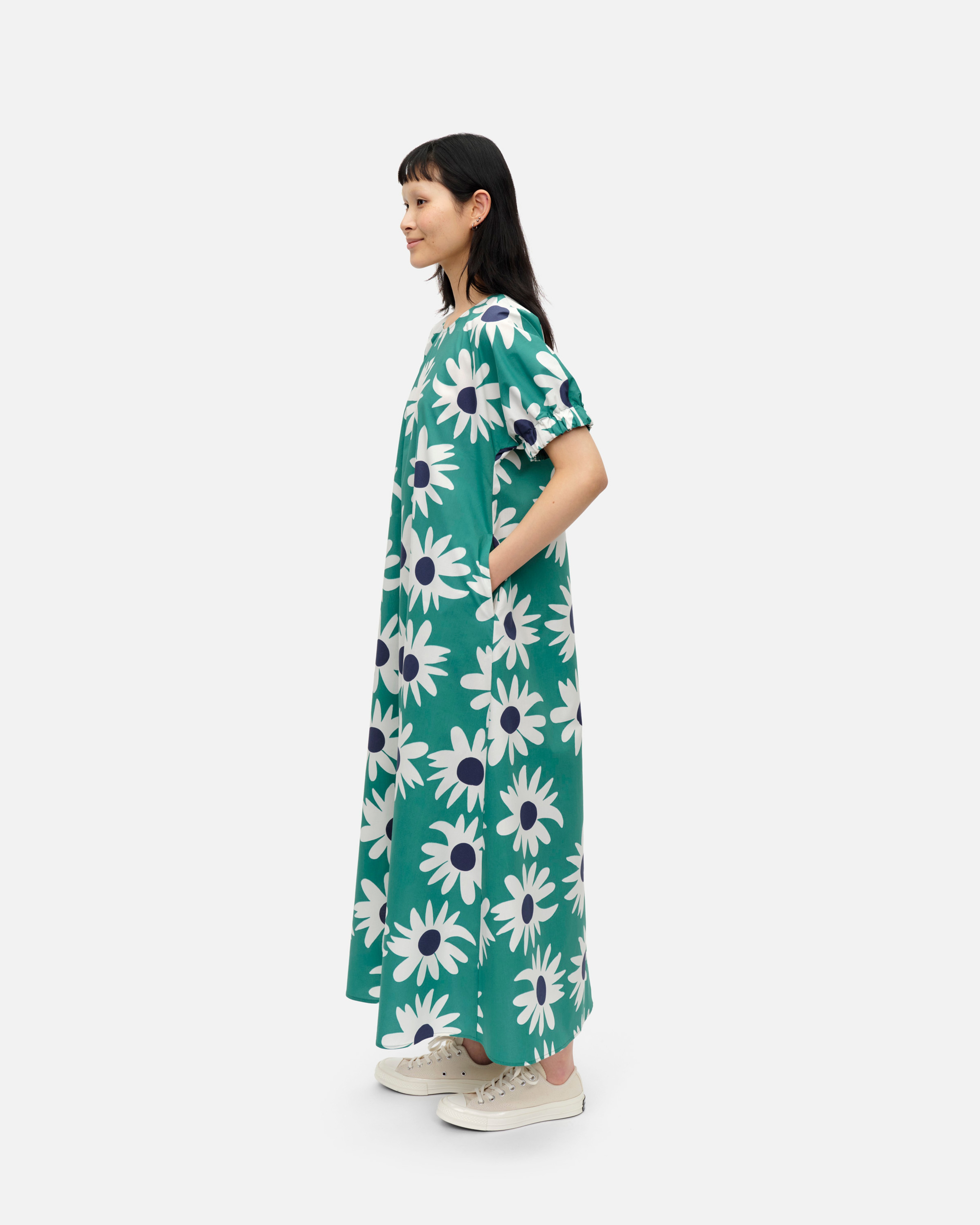 Veroinen Rakastaa ei rakasta, Cotton dress, green, off white, dark blue,