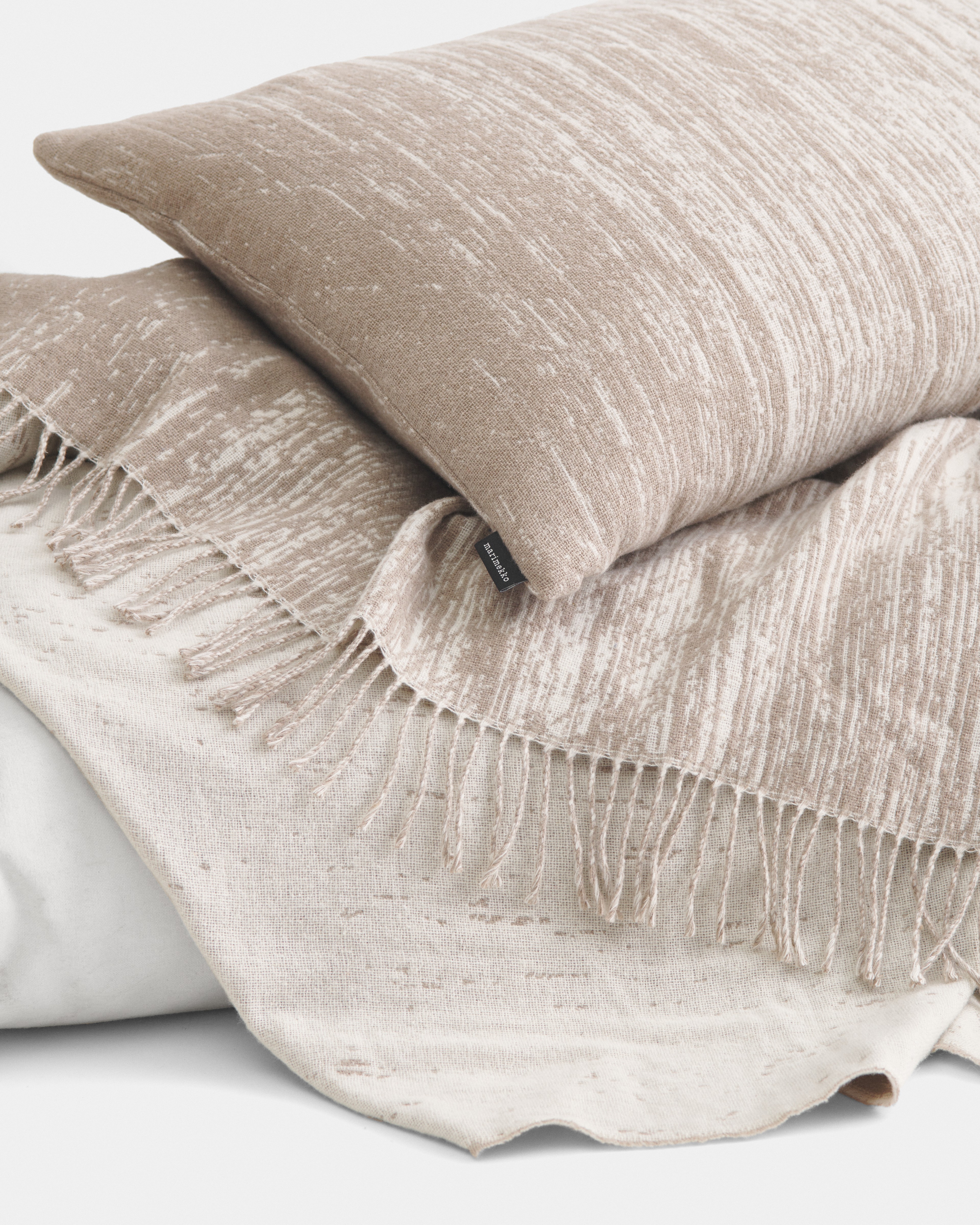 Kuiskaus Cushion cover 40 x 60 cm