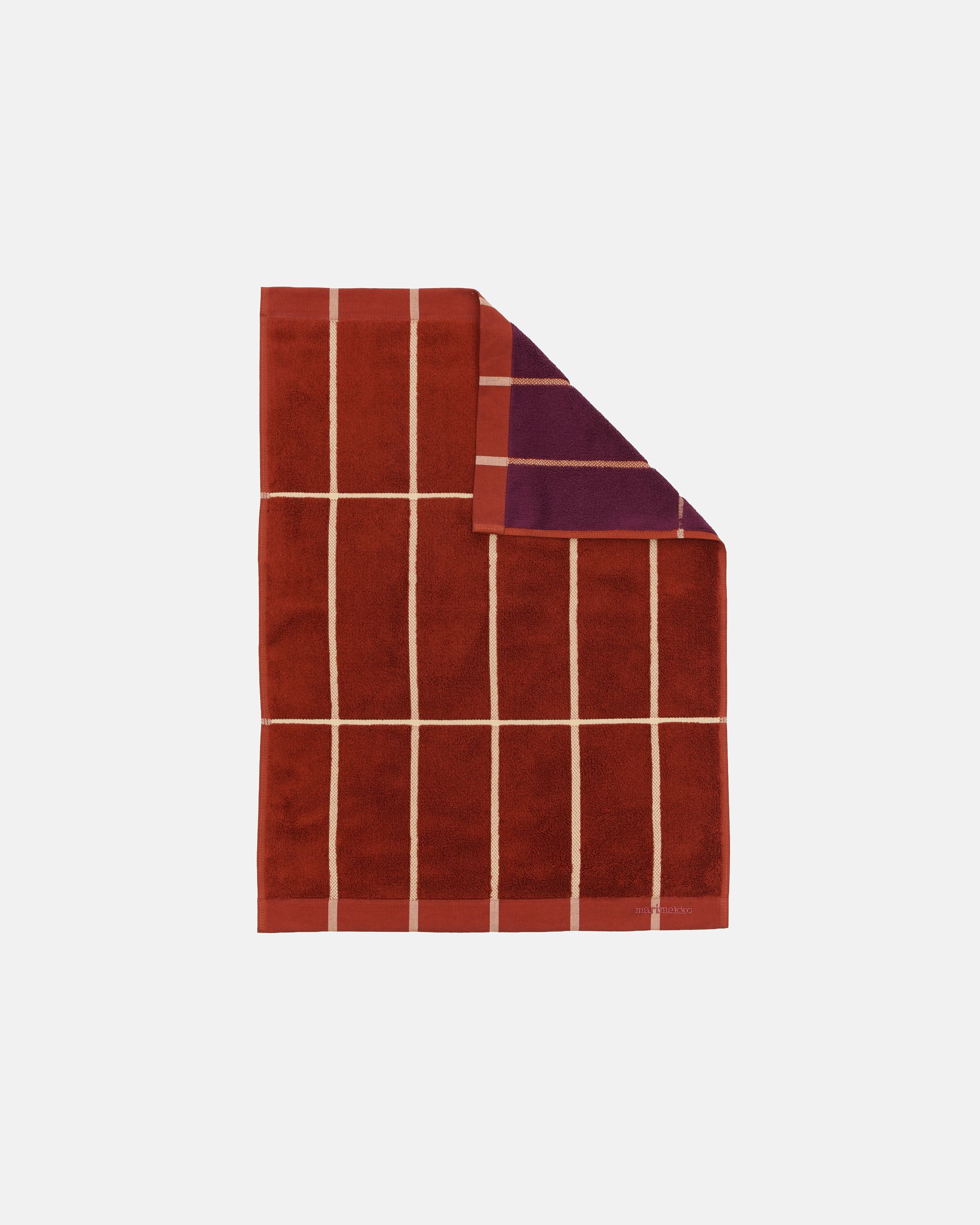 Tiiliskivi Bath towel 70x150 cm brick, plum, hay | Marimekko