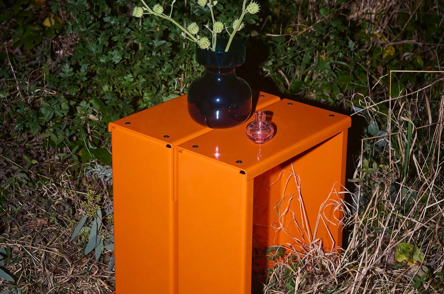 Marimekko Pokaali vase outside.