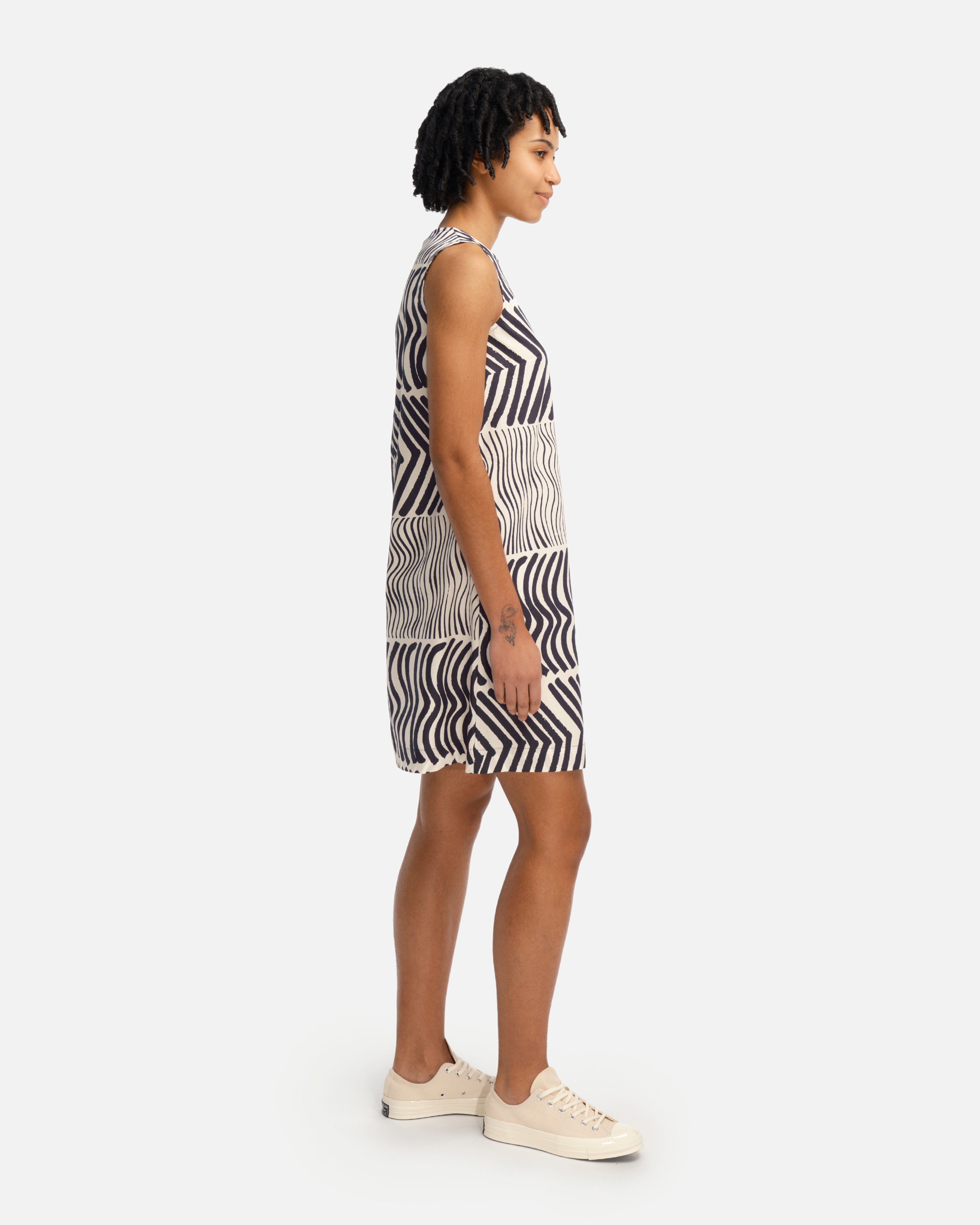 Gahniitti Silkkikuikka, Cotton poplin dress, off-white, dark navy,