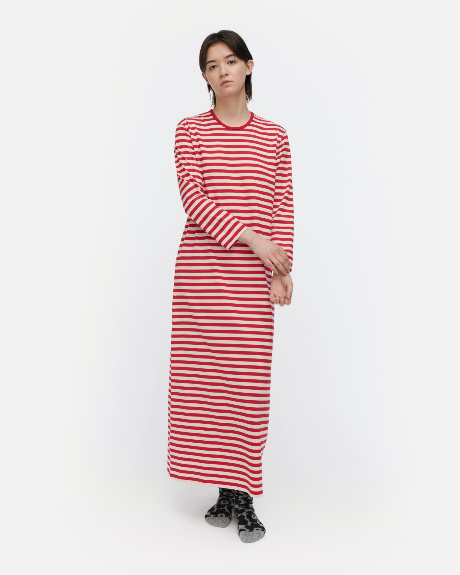 Katju Tasaraita, Nightgown, red, off white,