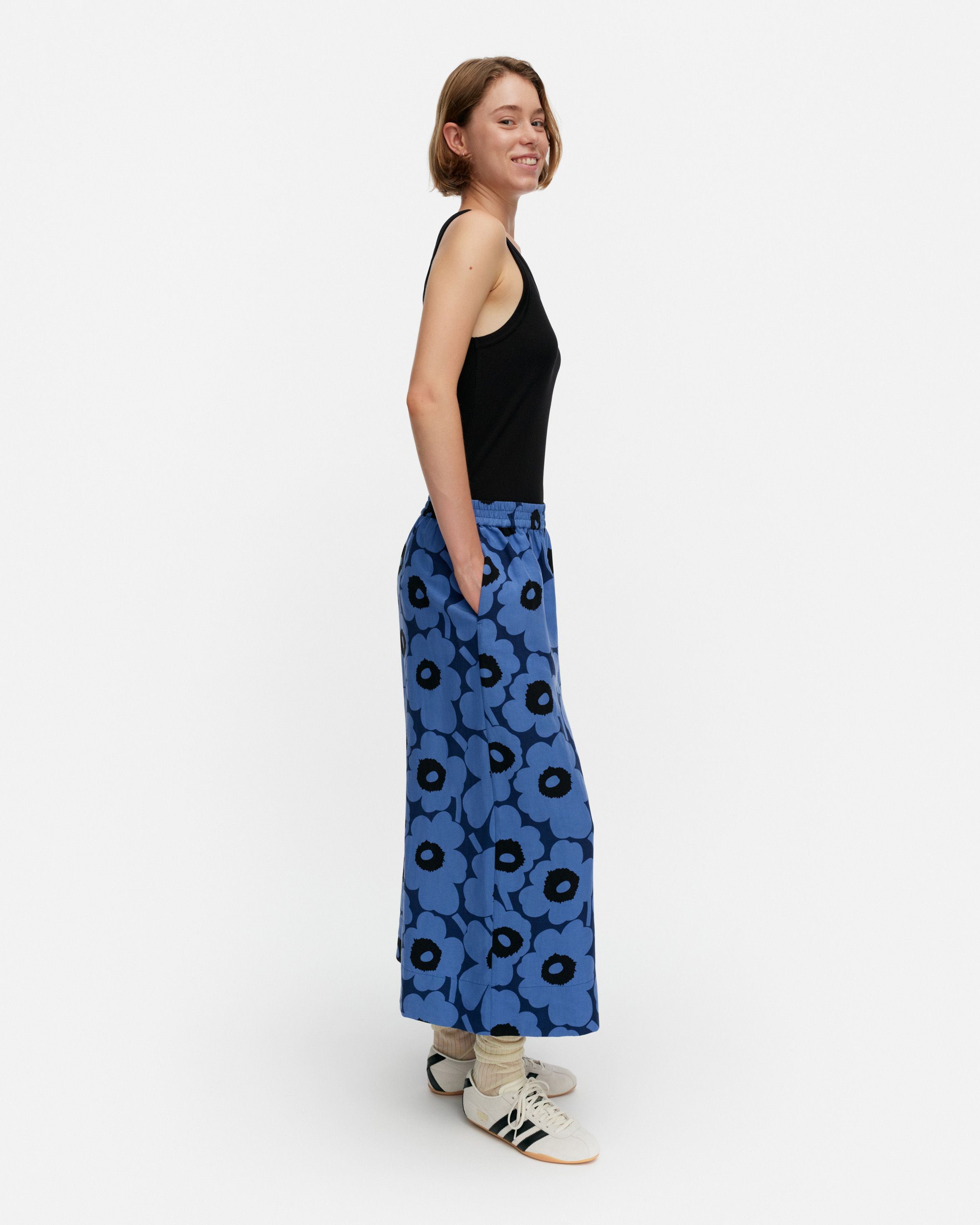 .*様 1回着用　36 マリメッコ　ネイビー　ウニッコ Kuvaelma Uni Kuvio Unikko Trousers blue, blue, black | Marimekko
