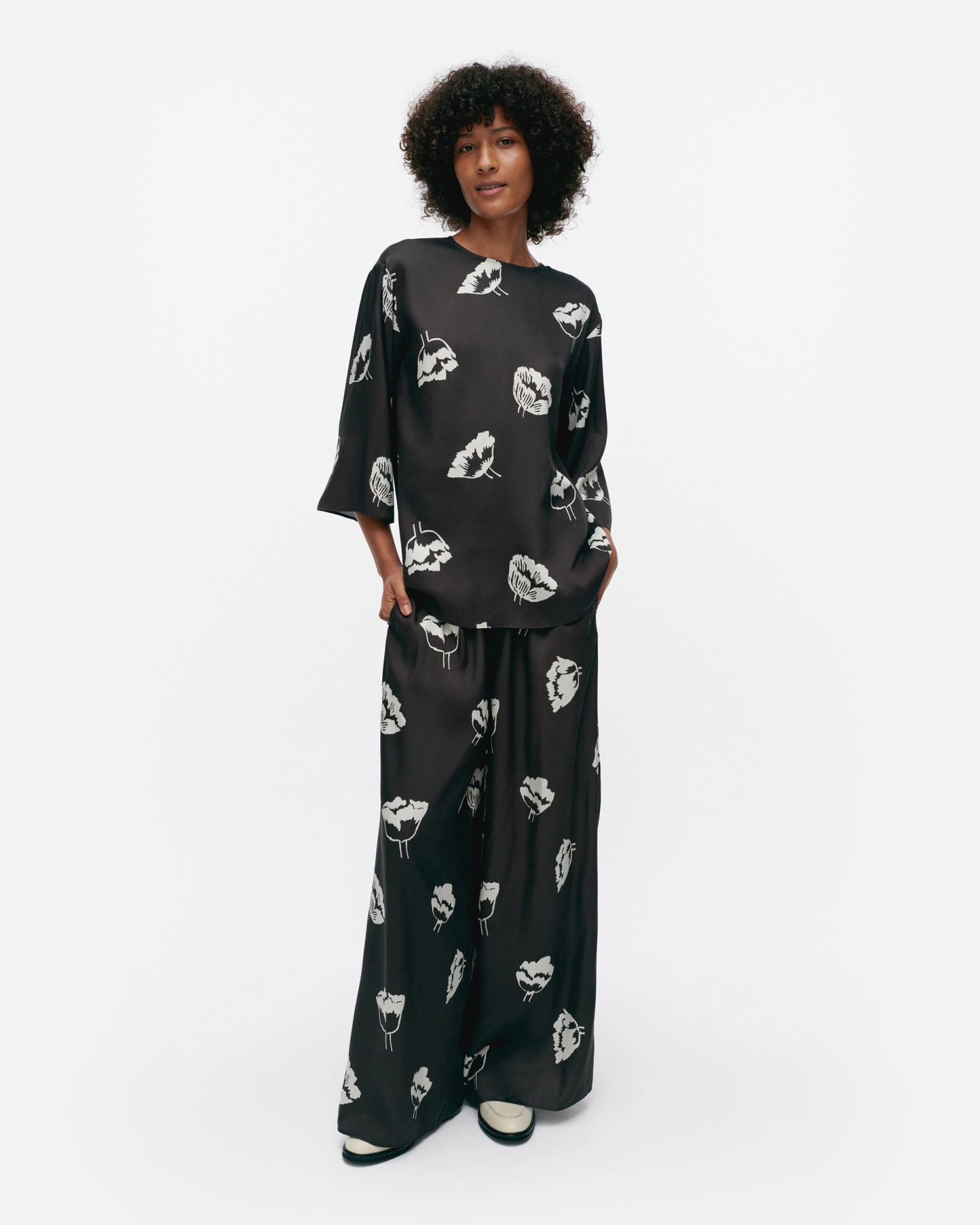 Oaja Myski, Shirt, black, off white,
