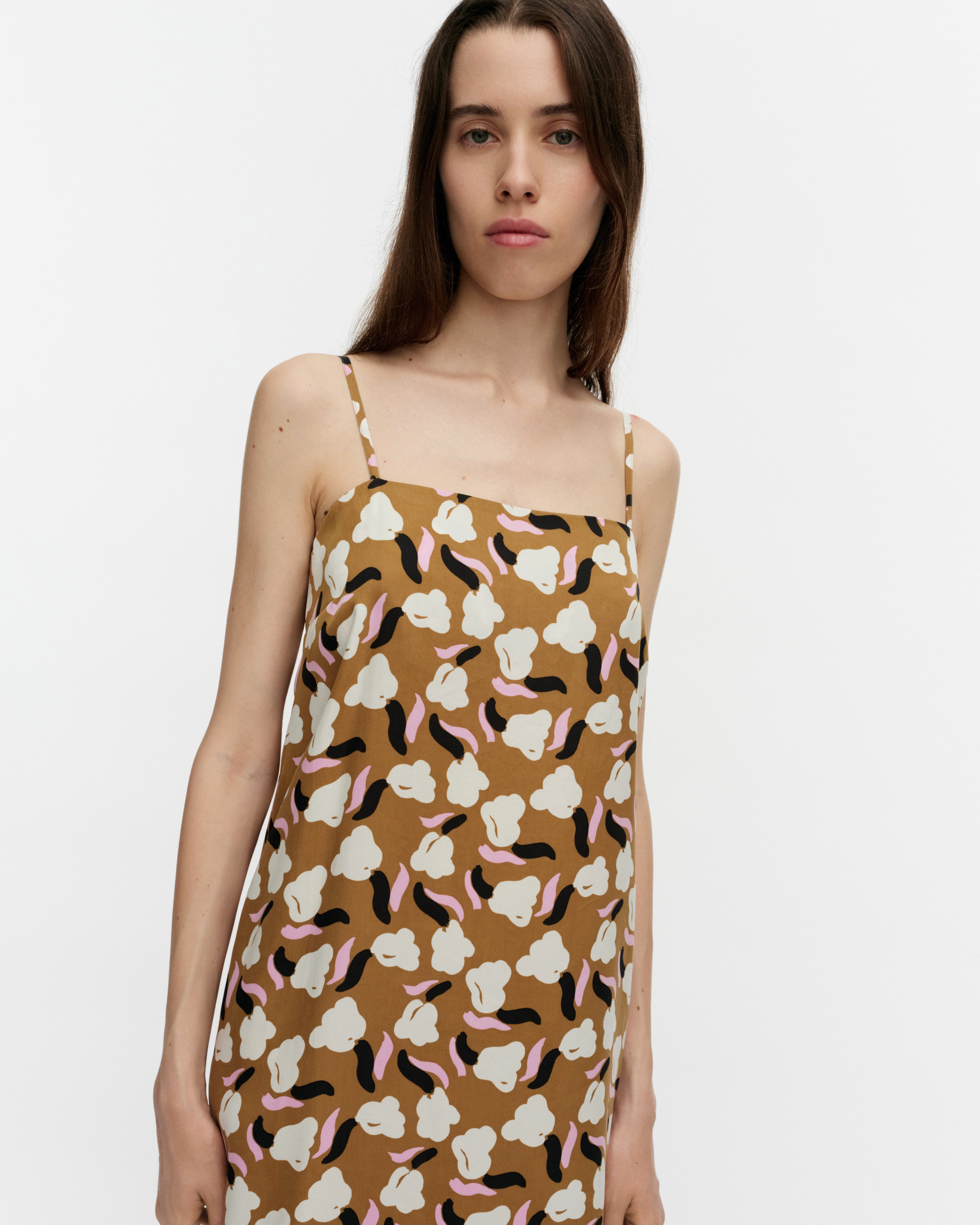 Pyörähdys Lemmitty, Dress, beige, off white, pink,