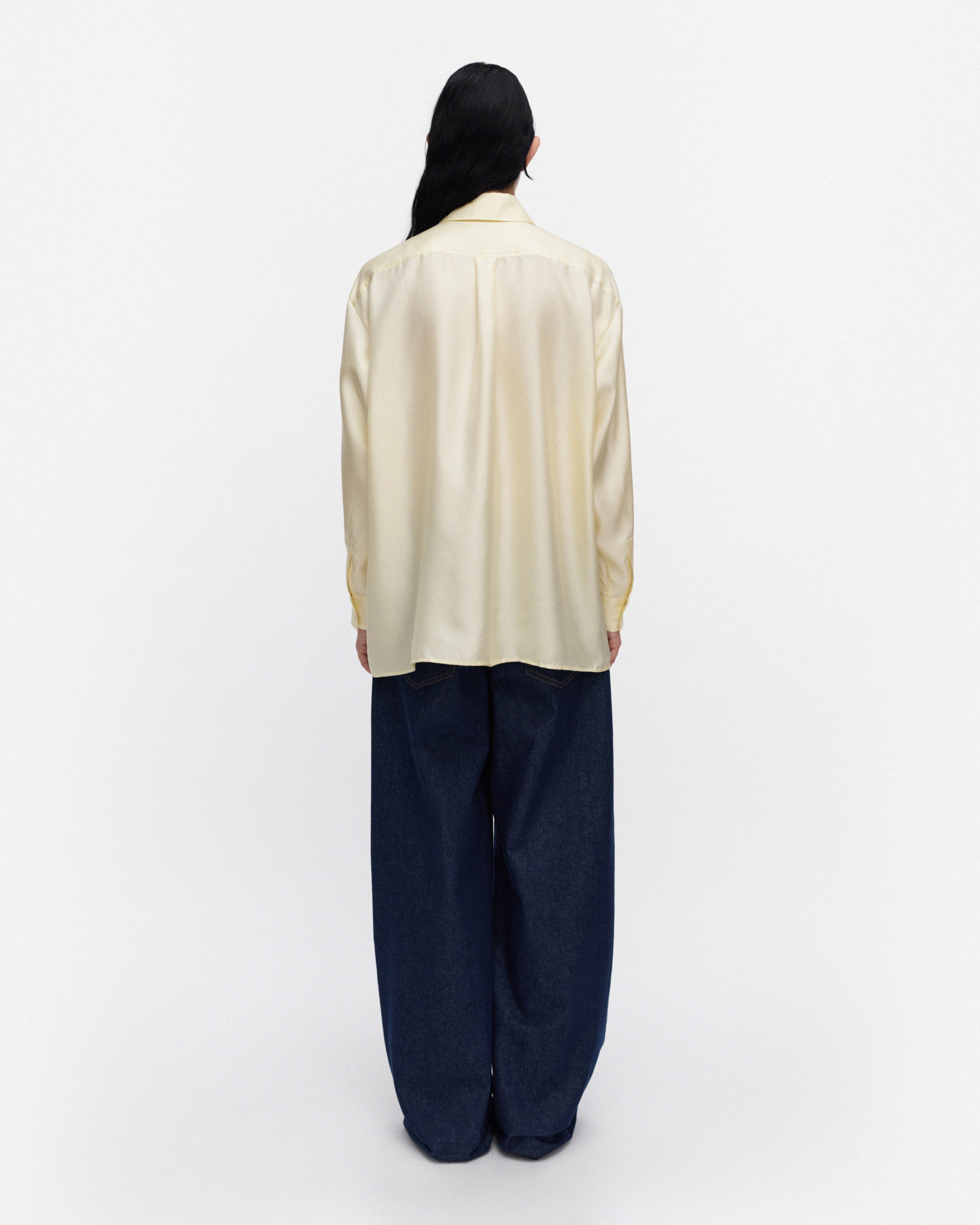Monesti Kukkahattu Silk shirt