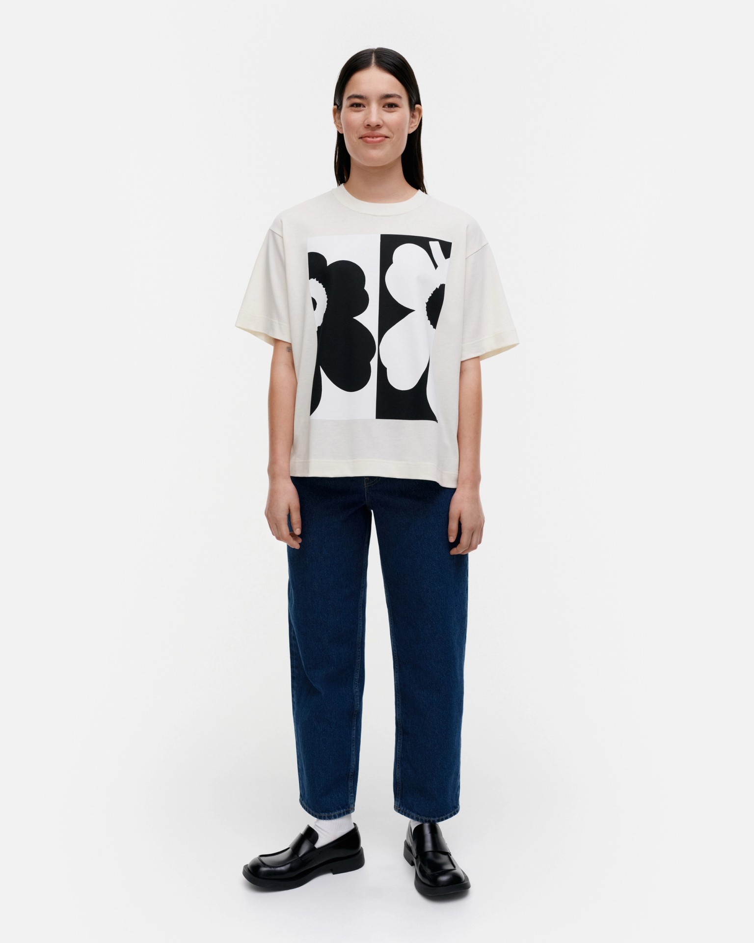 Veisto Unikko Placement, Kioski t-shirt, off white, black,