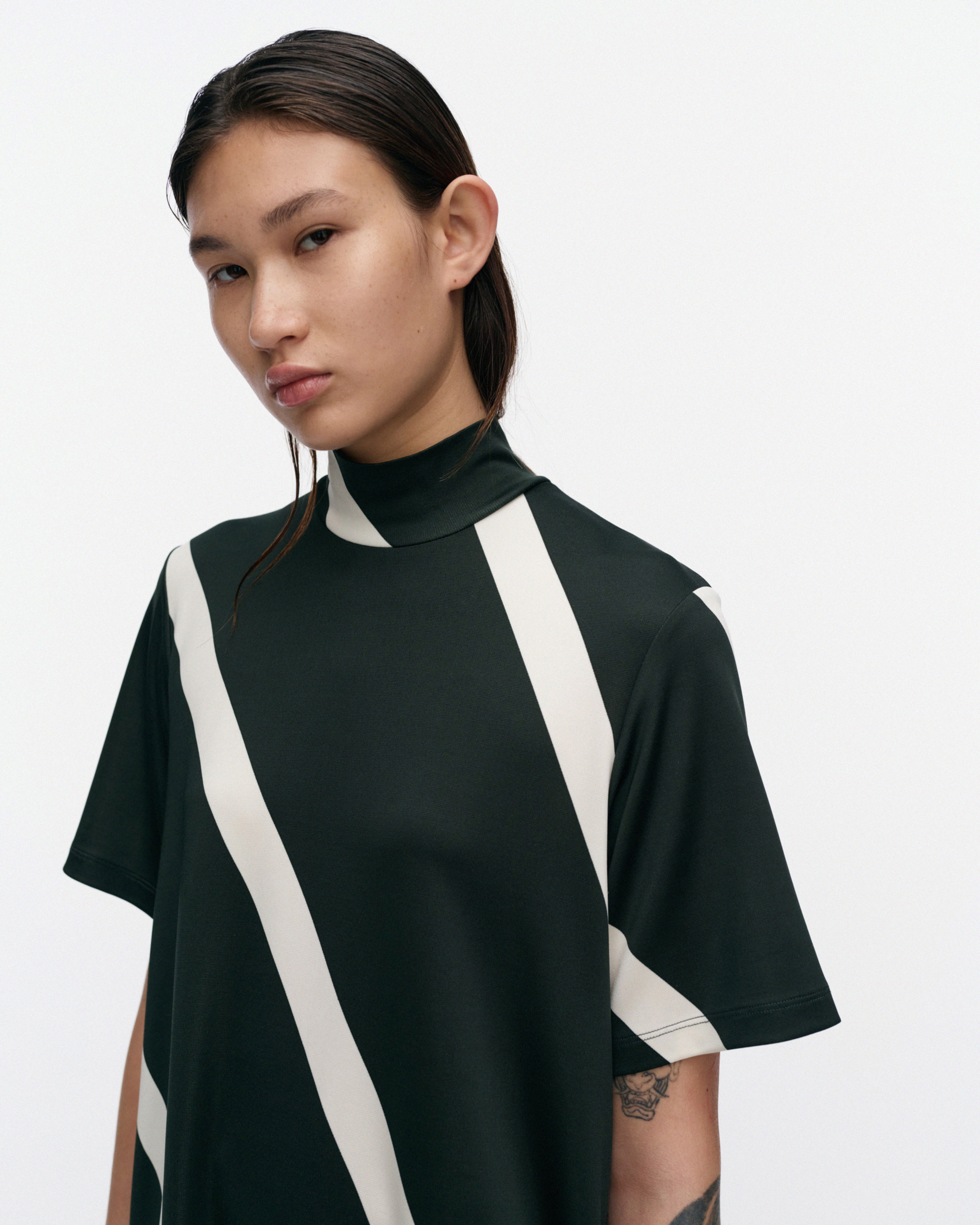 Kyhätä Basso, Jersey dress, dark green, off white,