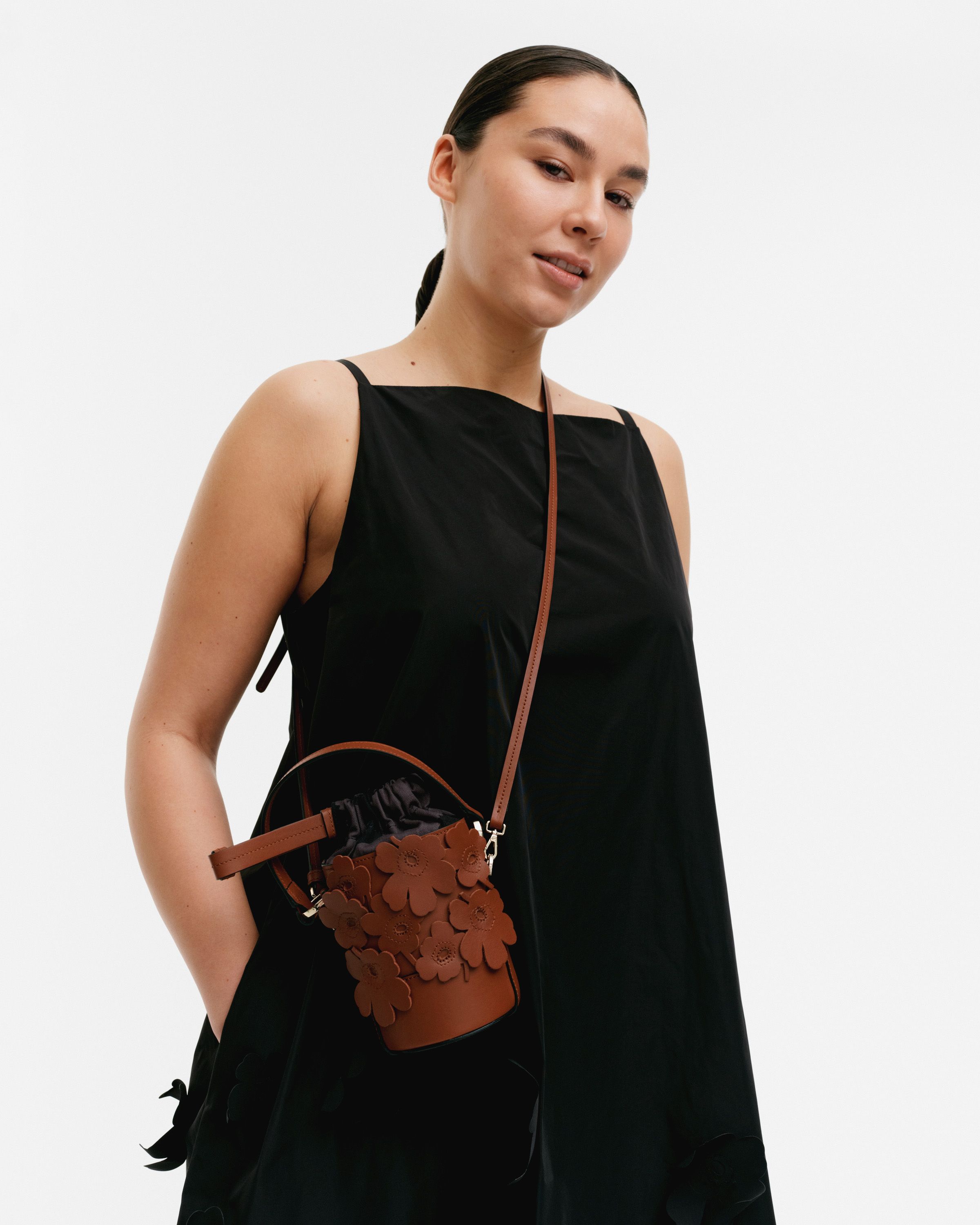 【2024AW】マリメッコ/ Imprint Nano Bucket 3D Unikko バッグ Marimekko Imprint Nano Bucket Bag 3D Unikko, Silver - Eleish
