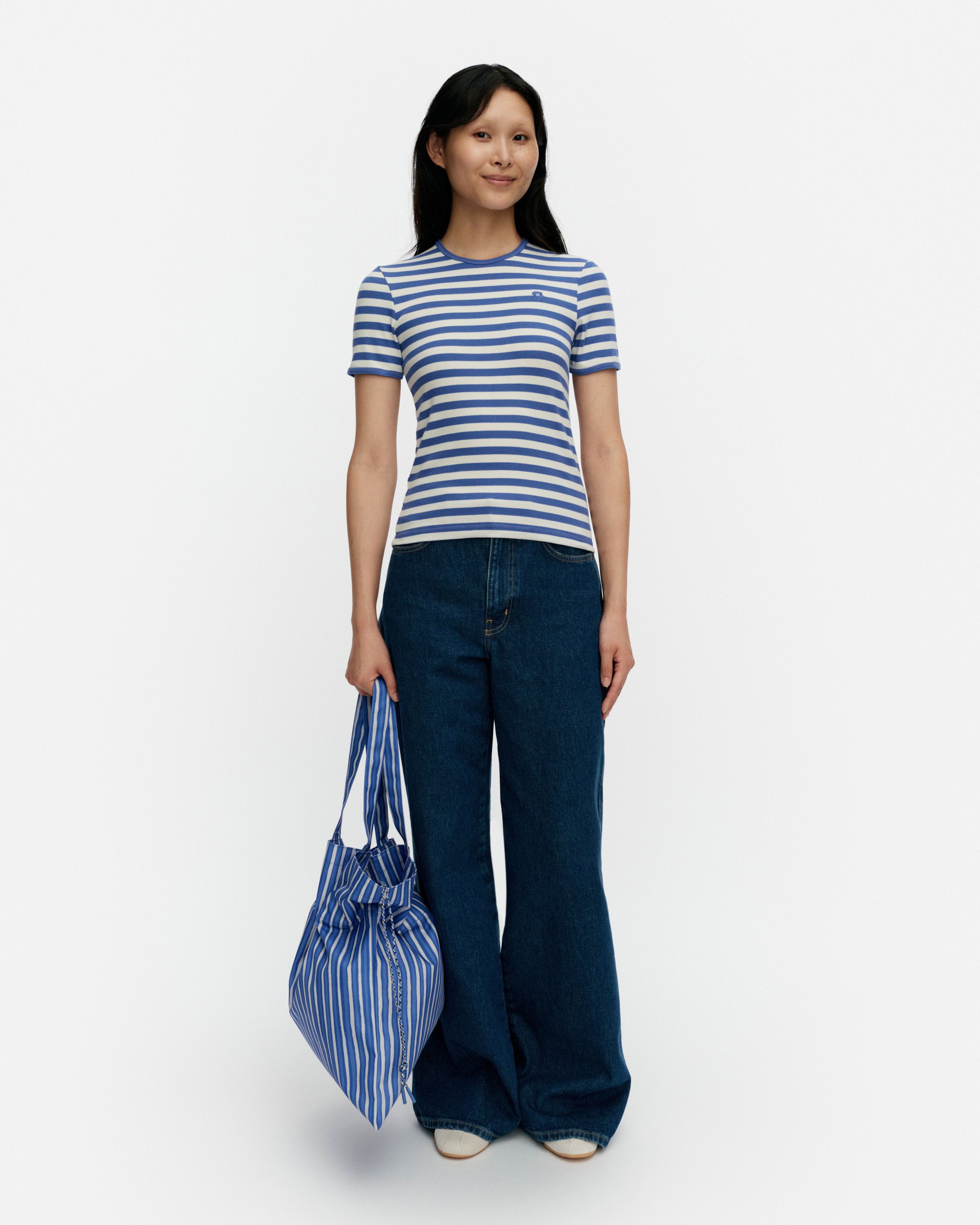 Kukkea Tasaraita Unikko Kioski t-shirt | Marimekko