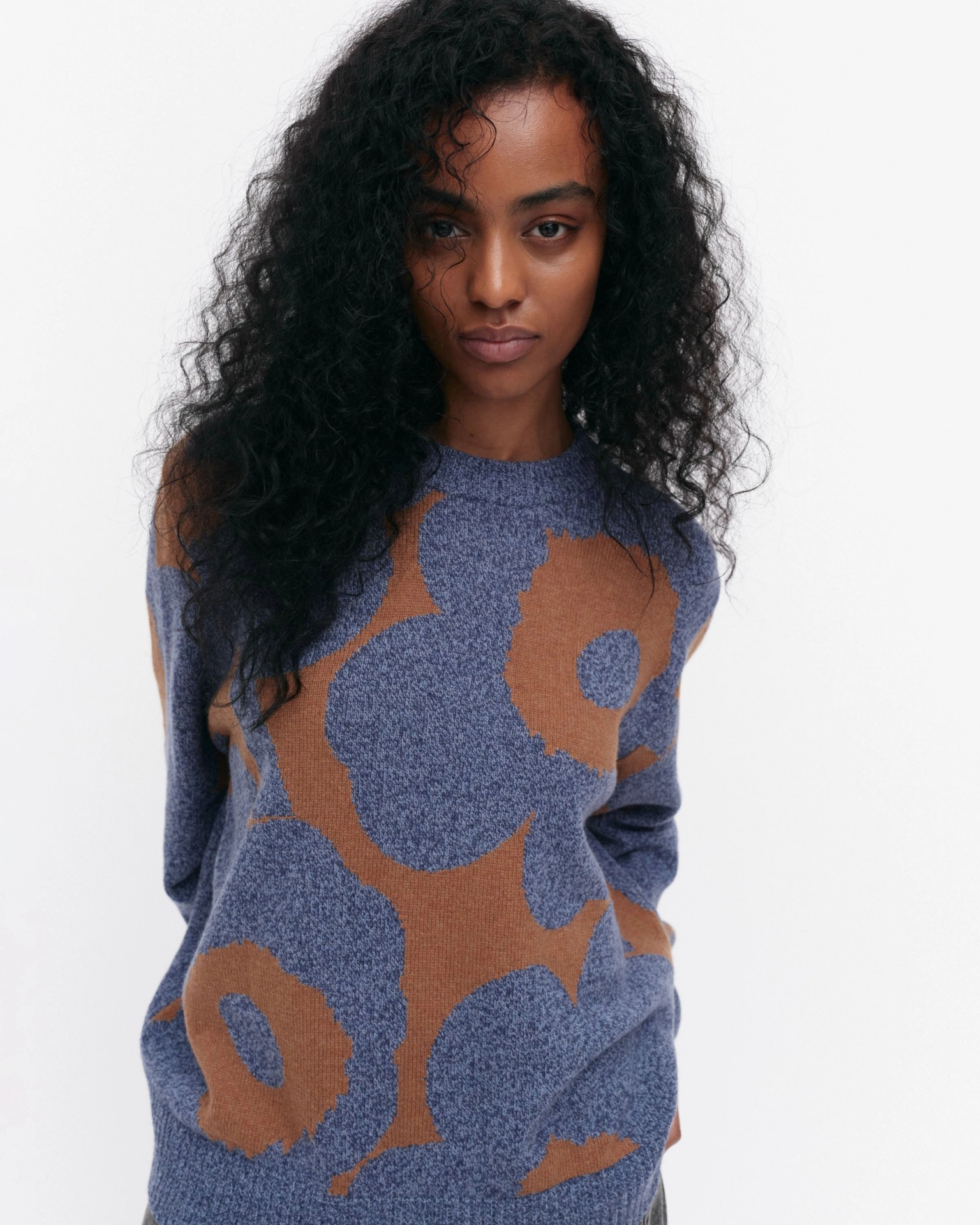 Aatto Unikko, Knitted pullover, blue, brown,