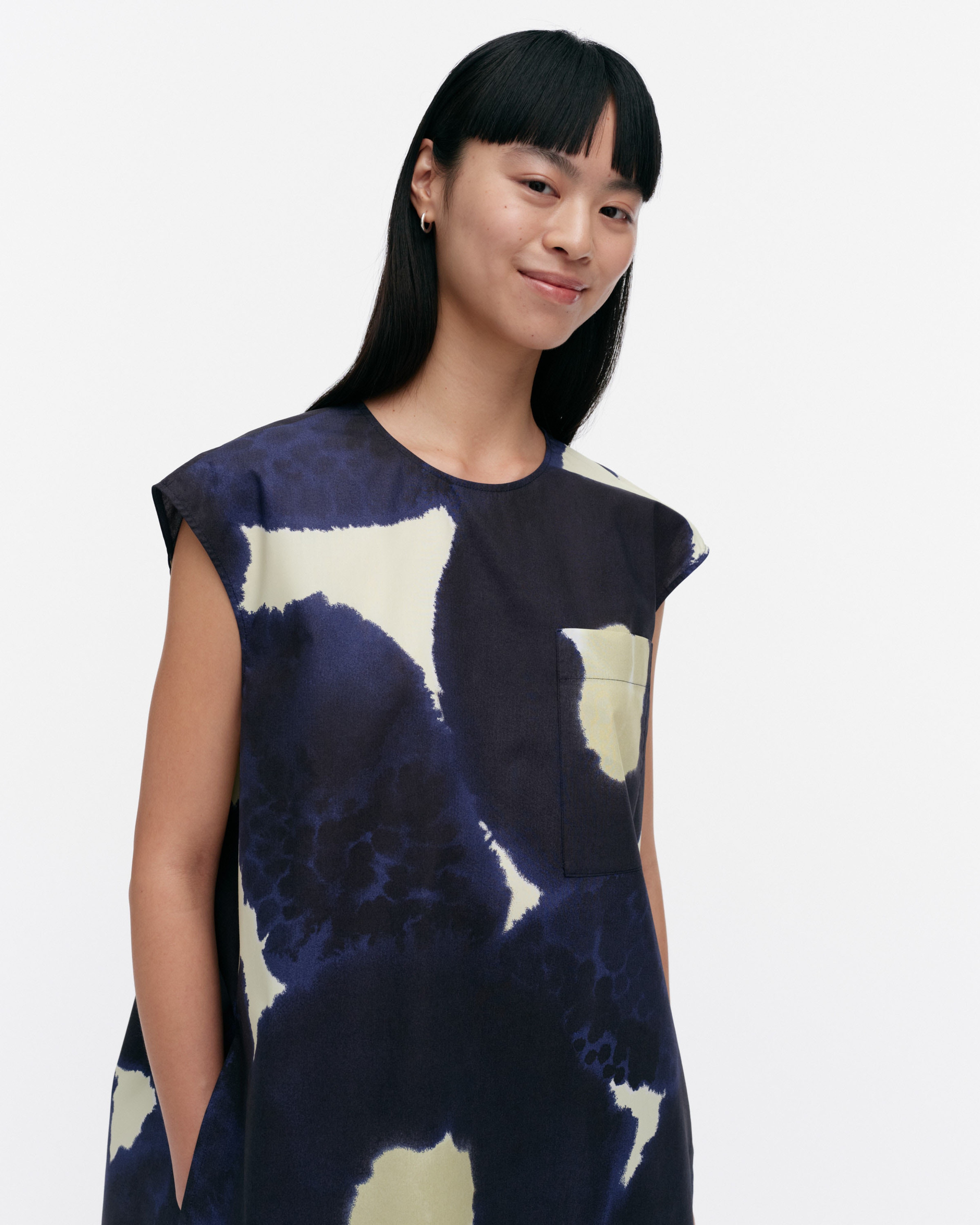 Kaksin Kehäkukka, Top, dark blue, light yellow,