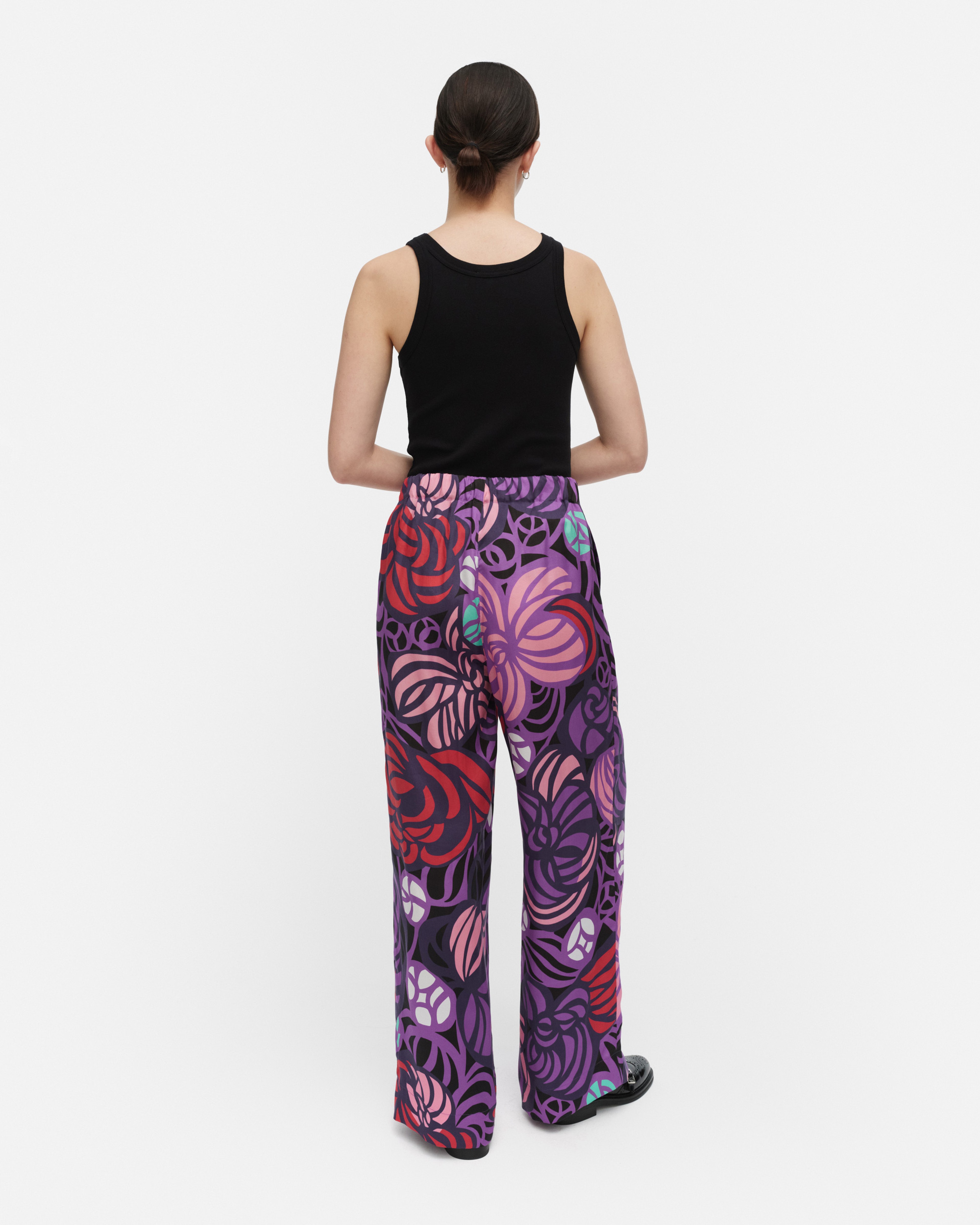 Oanet Torstai, Cupro trousers, violet, red, pink, black,