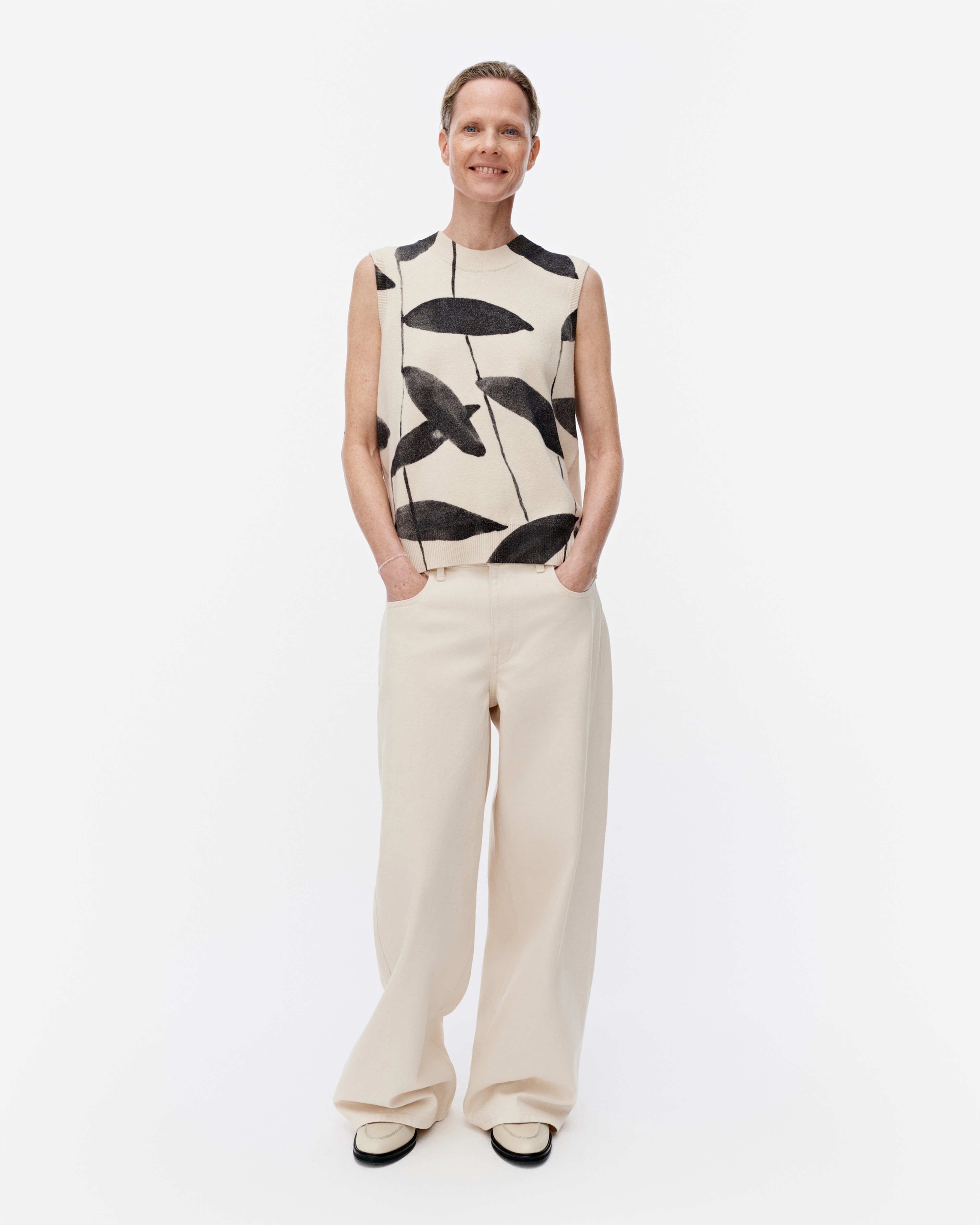 Viivat Paju, Knitted top, off white, black,
