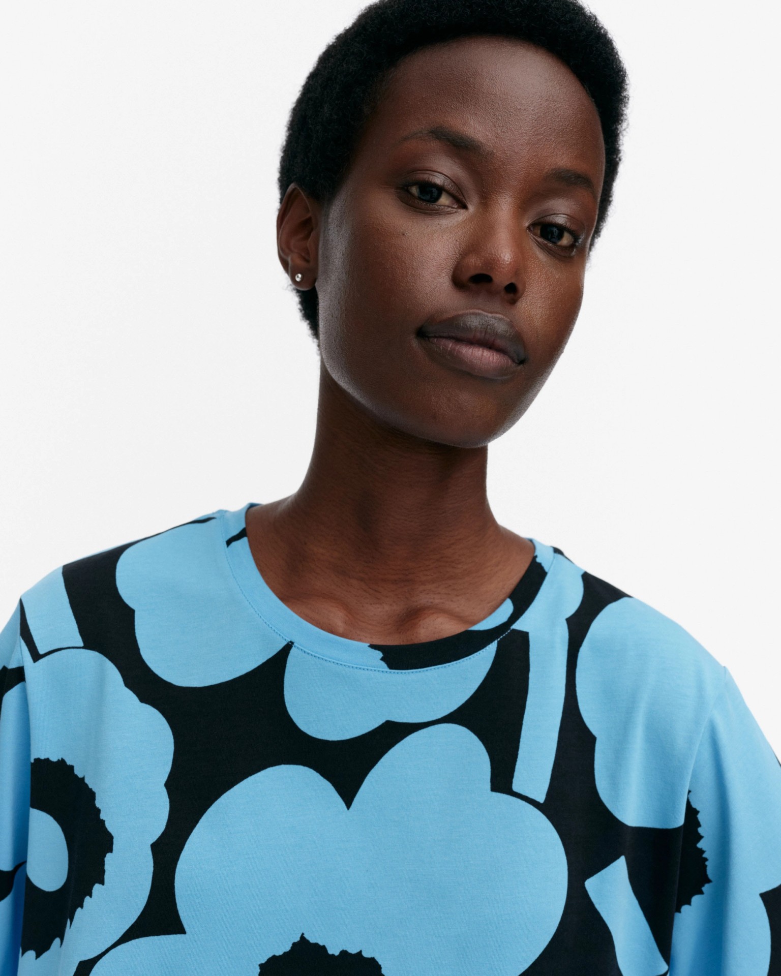 Tunnit Unikko, T-shirt, blue, black,