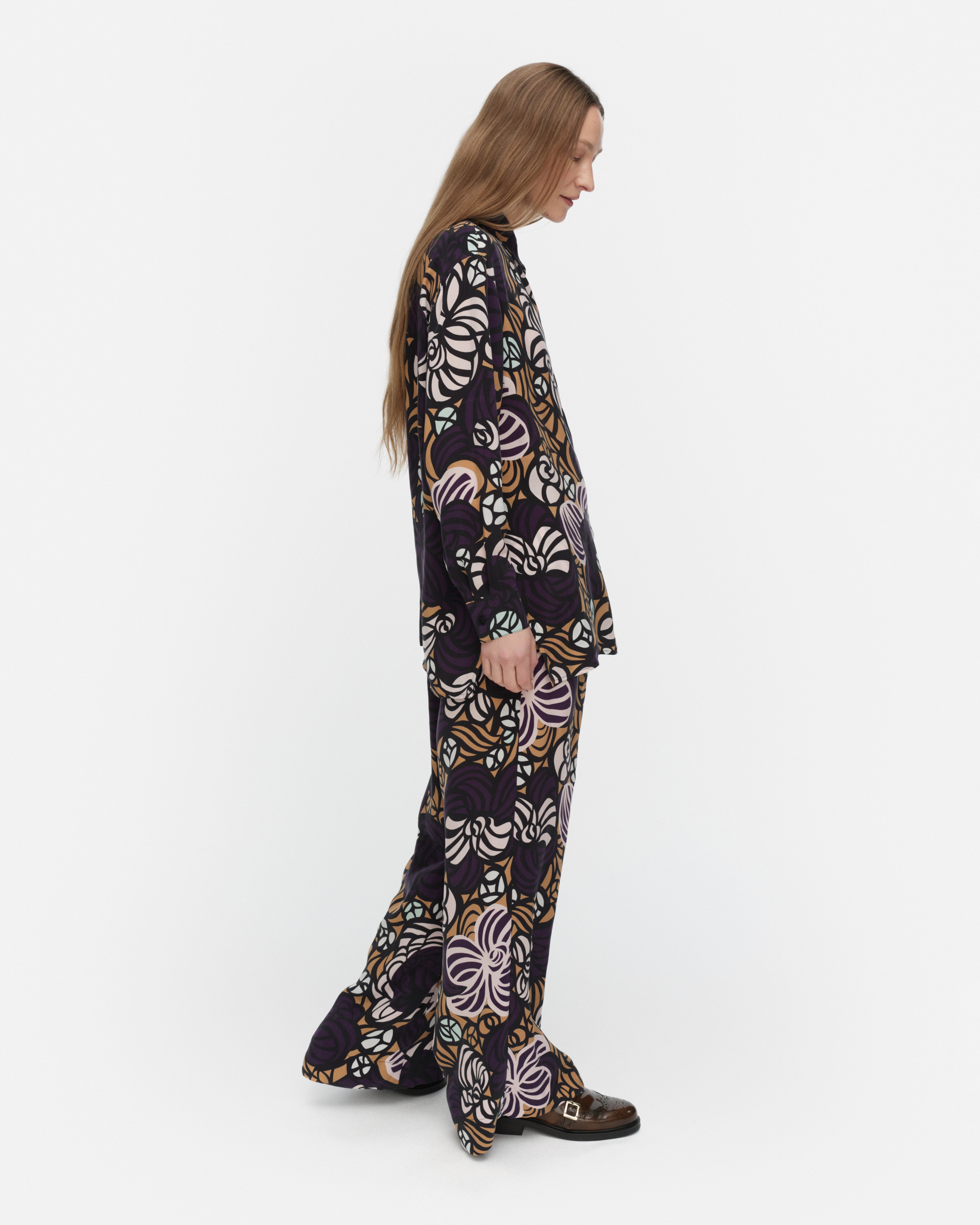 Oanet Torstai, Cupro trousers, violet, light brown, l. pink,