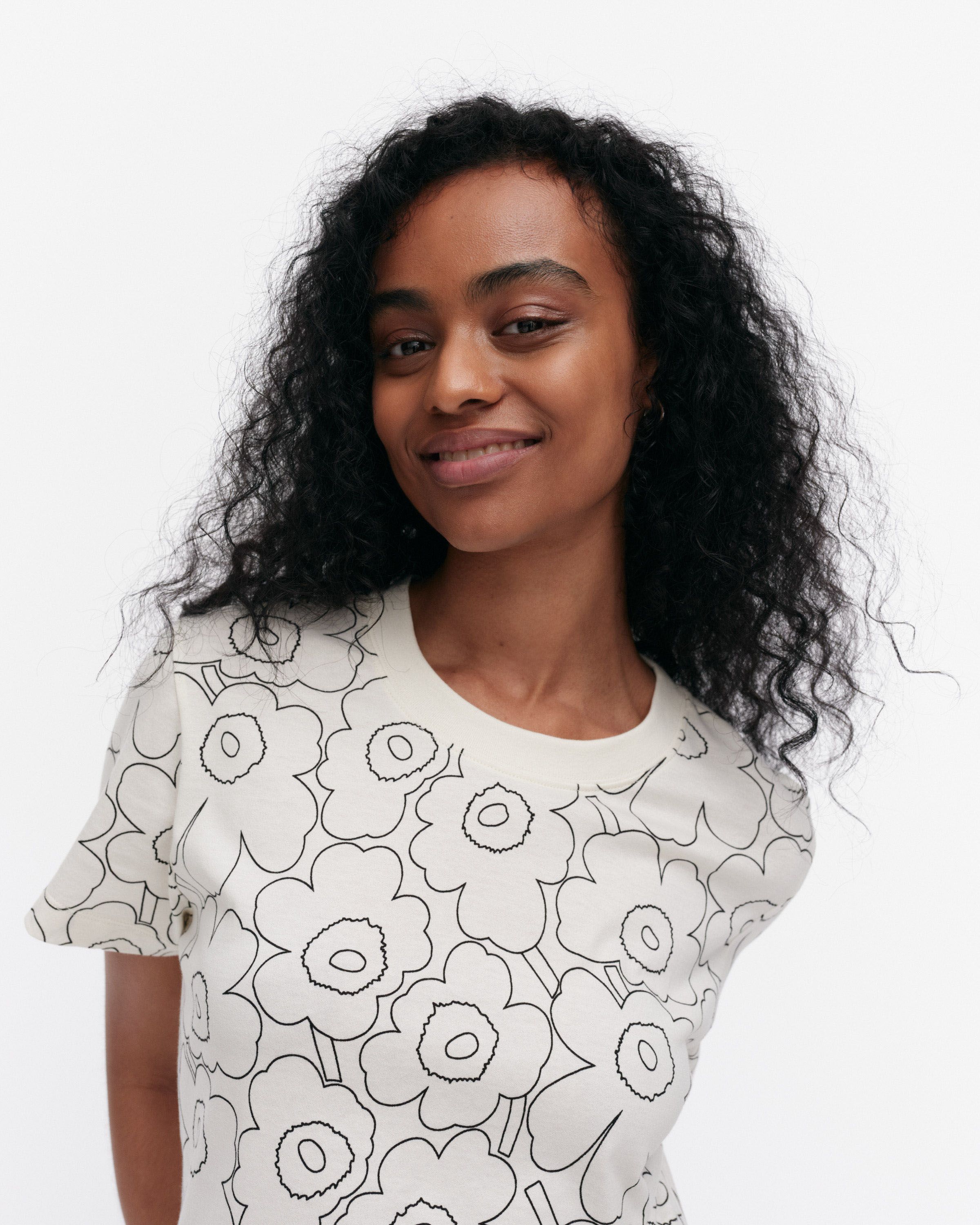 marimekko Piirto Unikko Tシャツ 半袖 Heleys Piirto Unikko T-shirt | Marimekko