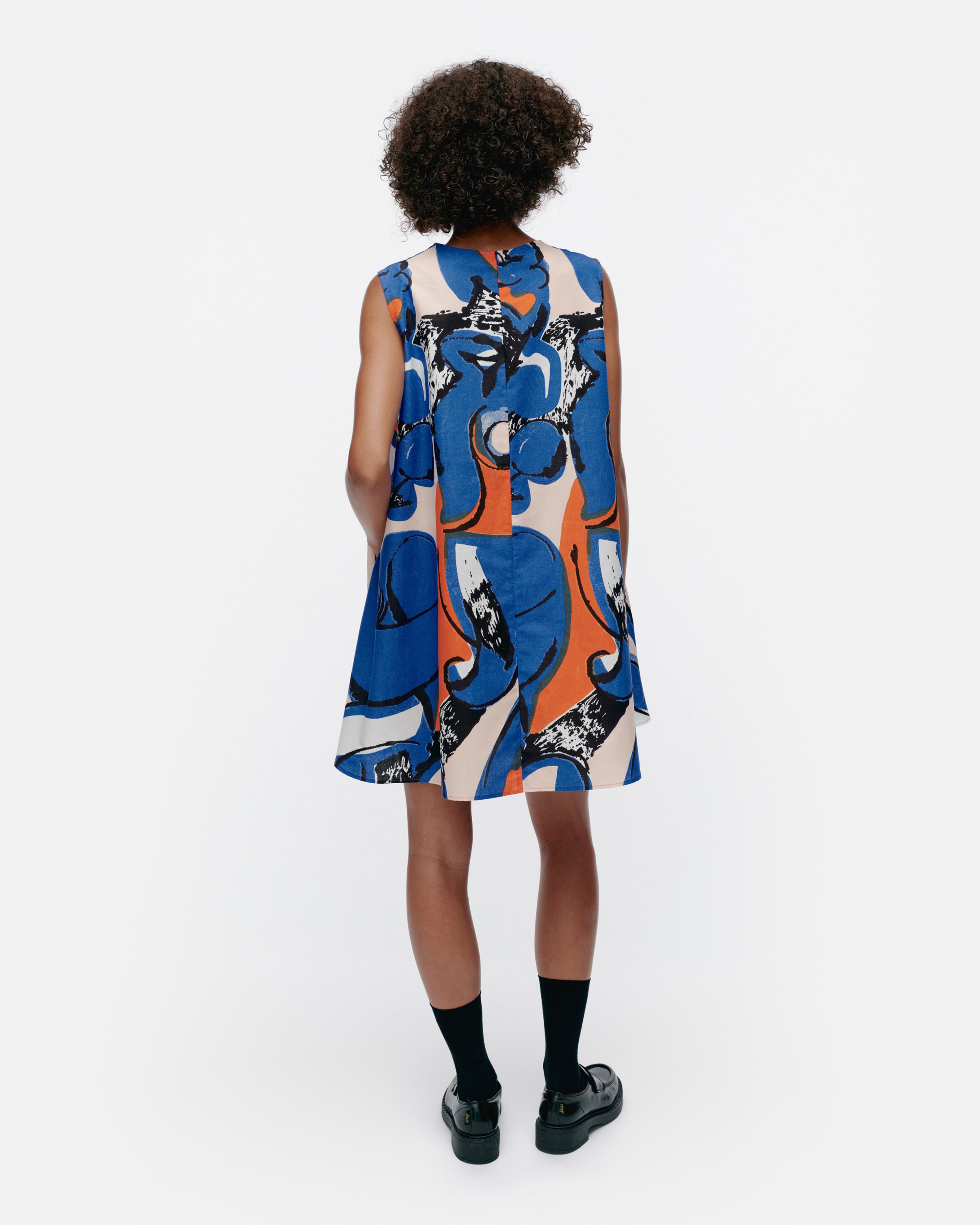 Anemonet Eldfamn, Marimini dress, blue, peach, orange,