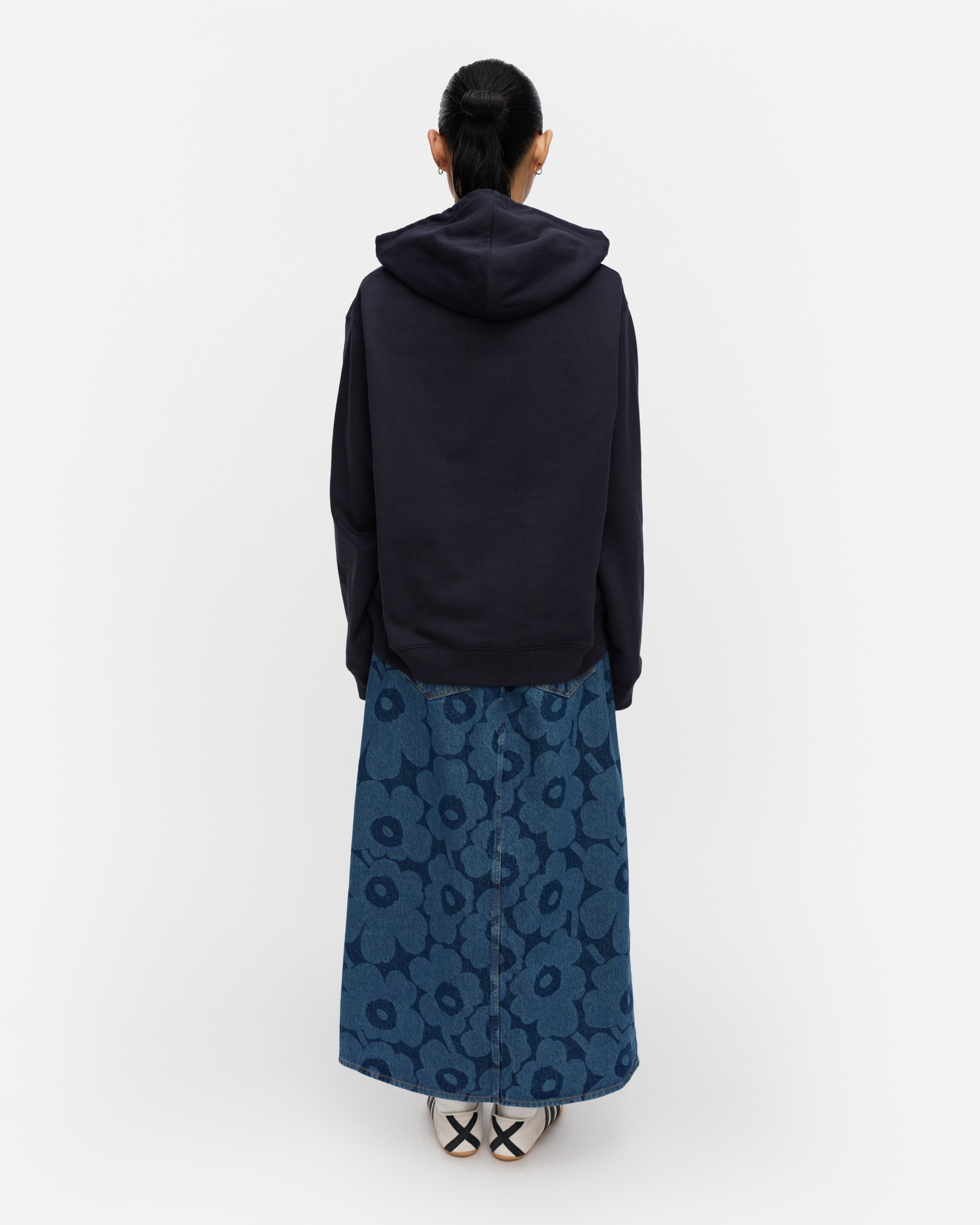 Skripti Logo Placement Kioski hoodie