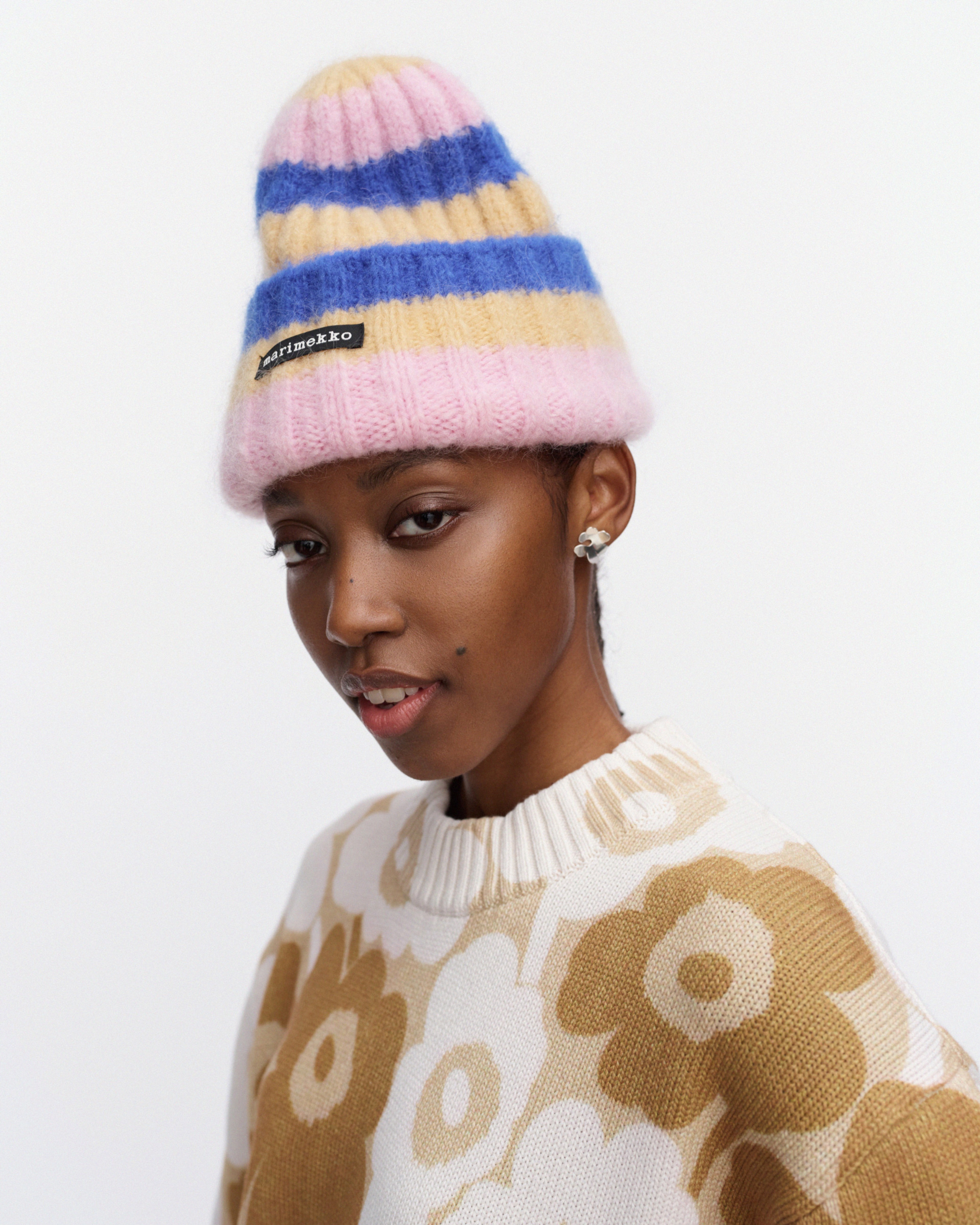 Järjestys, Beanie „Kioski“, beige, blau, hellrosa,