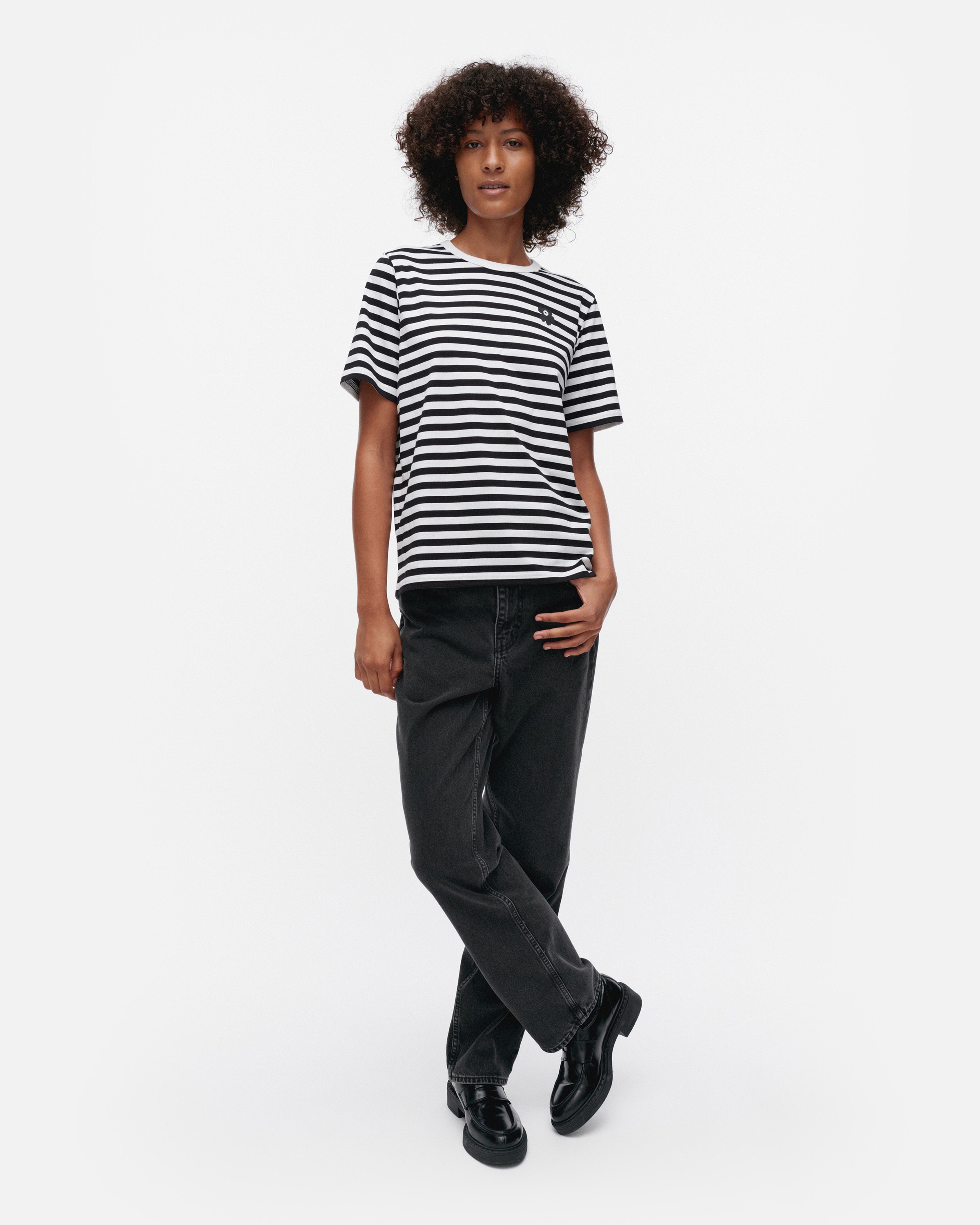 Tasaraita Unikko, Kioski t-shirt, white, black,