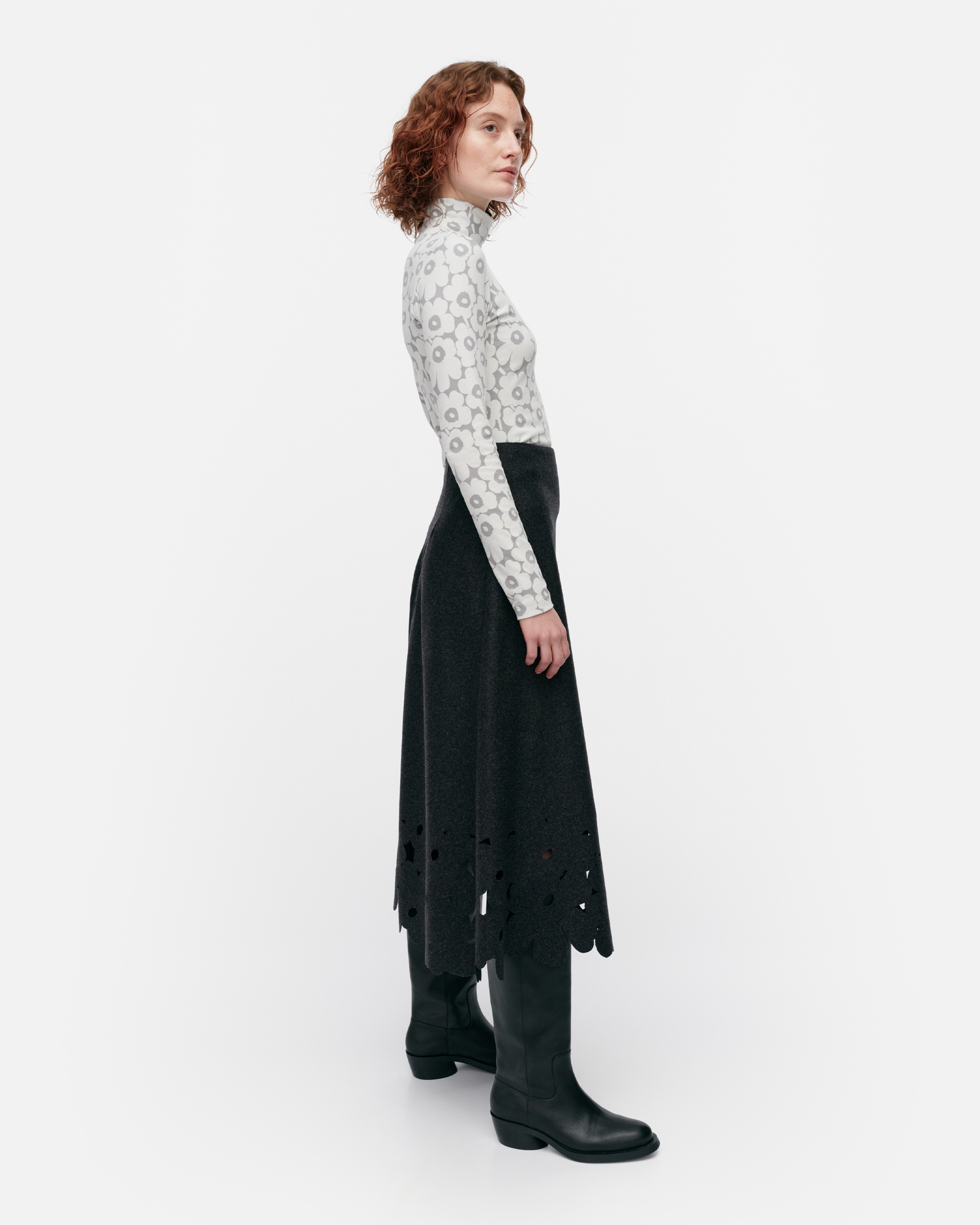 Kartio Unikko, Villakangashame, Musta,